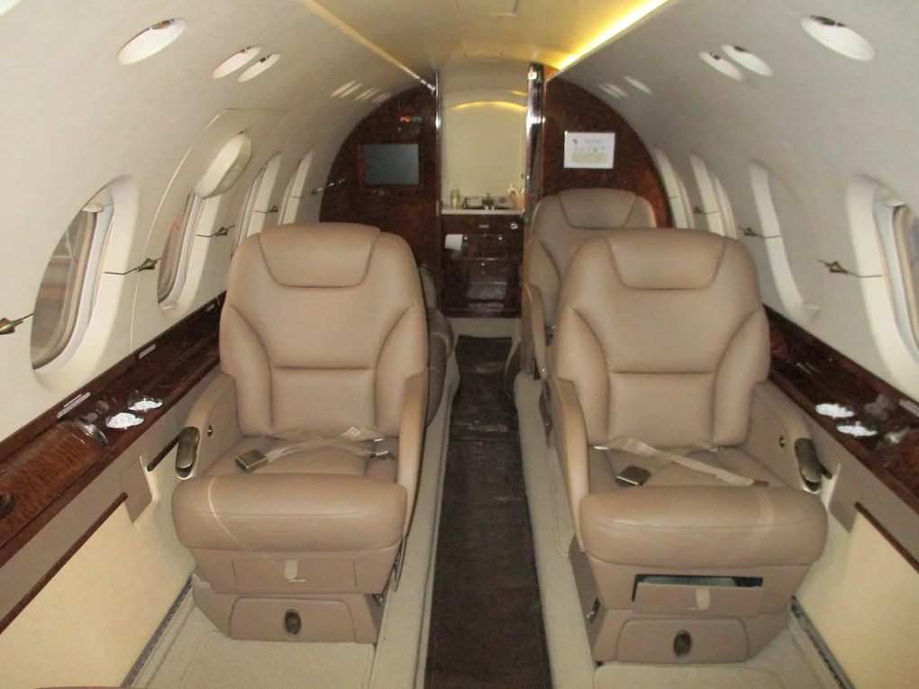 2003 Hawker 800XP Winglets 09.jpeg