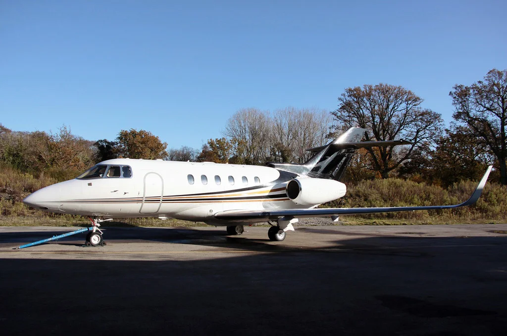 2003 Hawker 800XP Winglets 01.jpg
