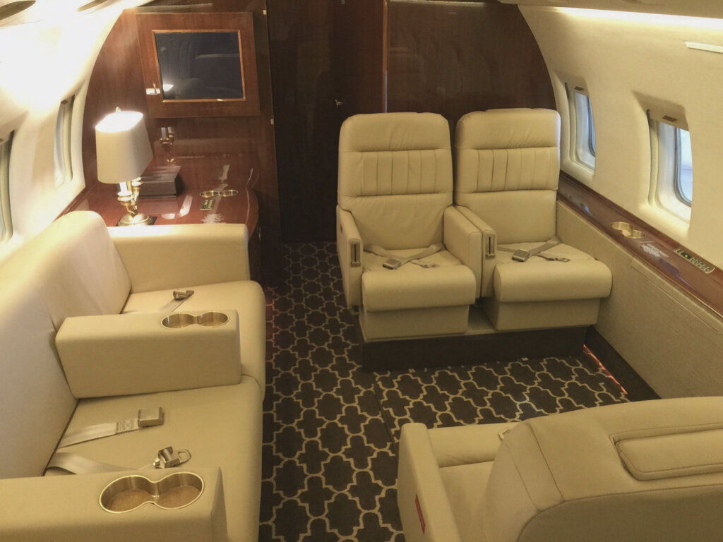 Challenger 604 For Sale.jpeg