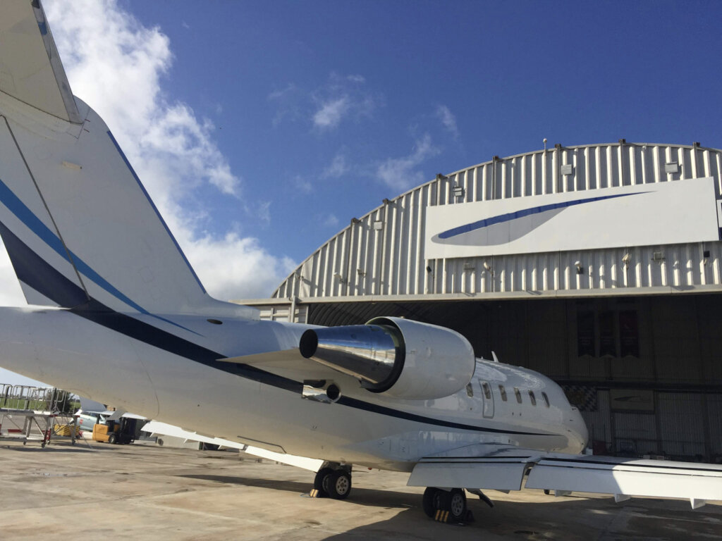 Challenger 605 For Sale Data Link 2000.jpeg