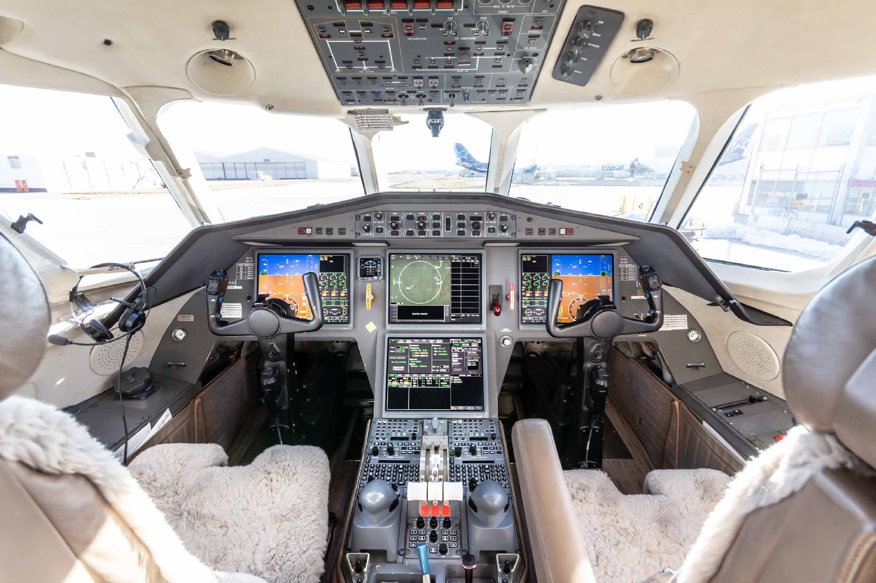 Falcon 900DX For sale Falcon 900EX EASy cockpit.jpg
