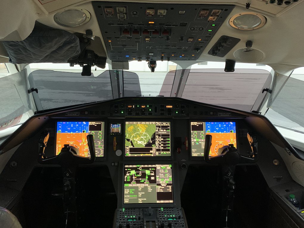 Falcon 2000EX EASy II For Sale Cockpit.jpeg