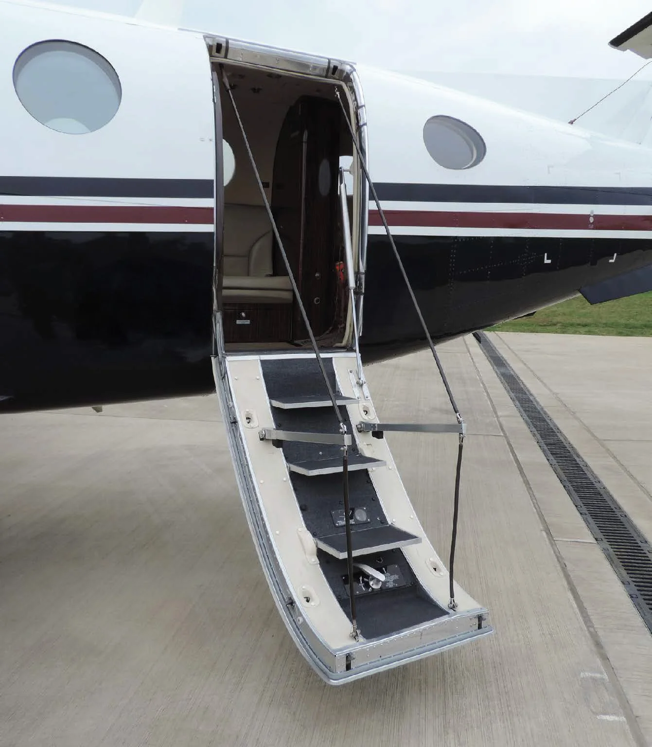 KING AIR 350i-11 For Sale.jpg