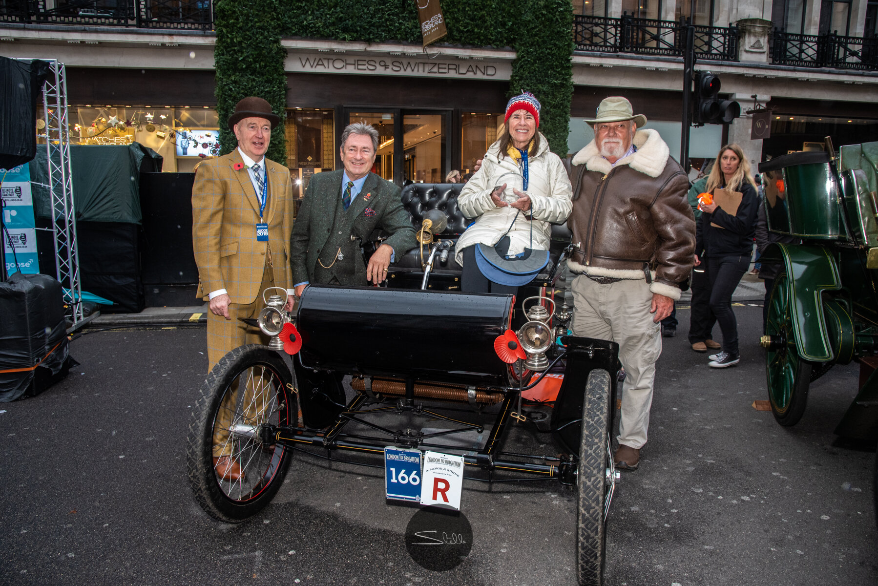  The judges overseas award went to car number 166, a   1903 Oldsmobile, driven by Michael Seidemann. 