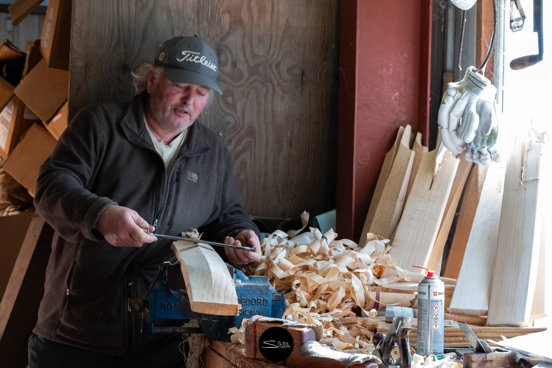 Stella Scordellis -Keeley Cricket Bats128.jpg