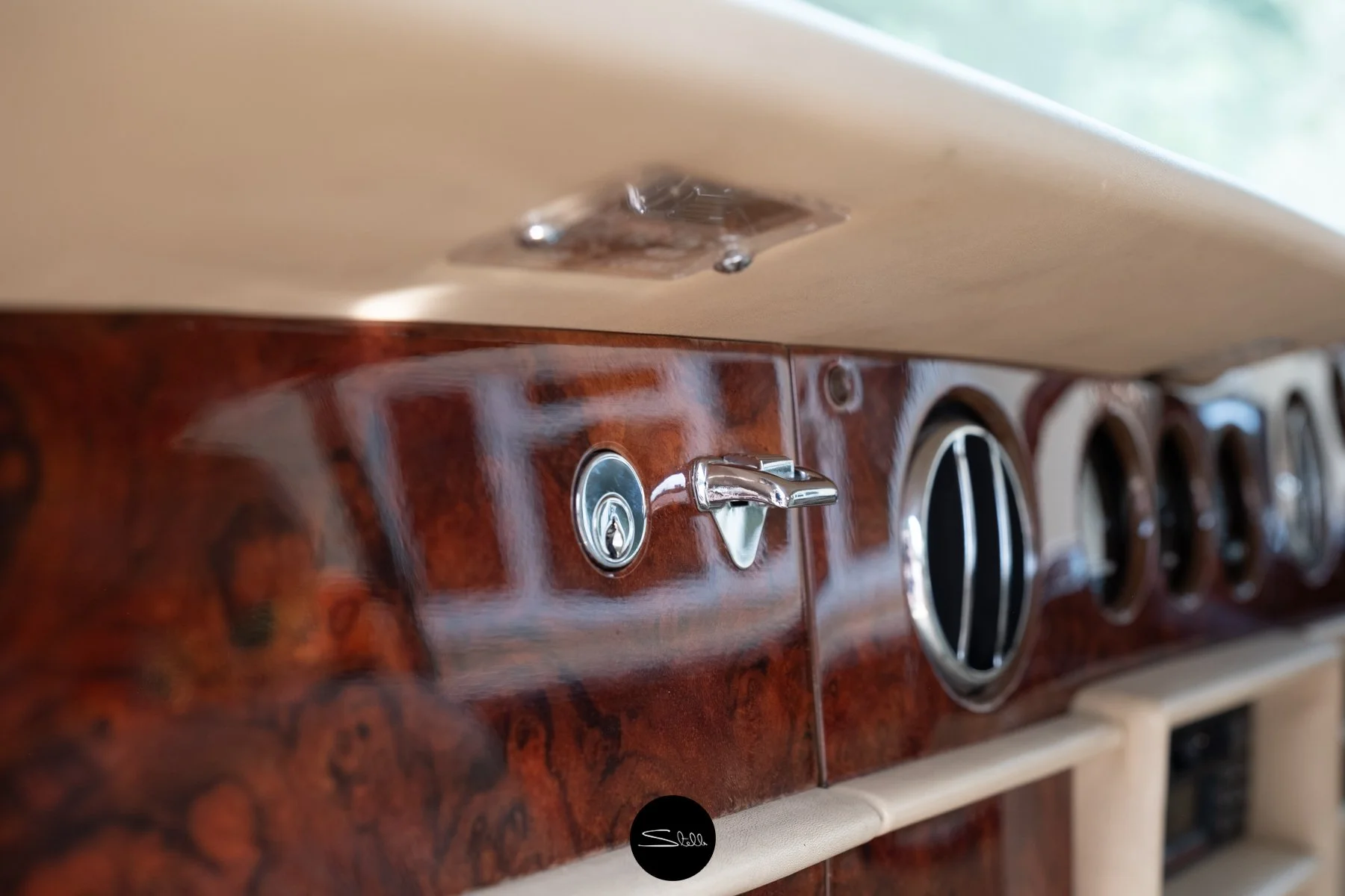 Rolls Royce Corniche033.jpg