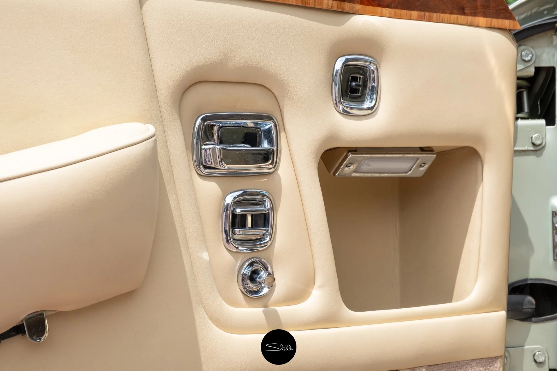 Rolls Royce Corniche025.jpg