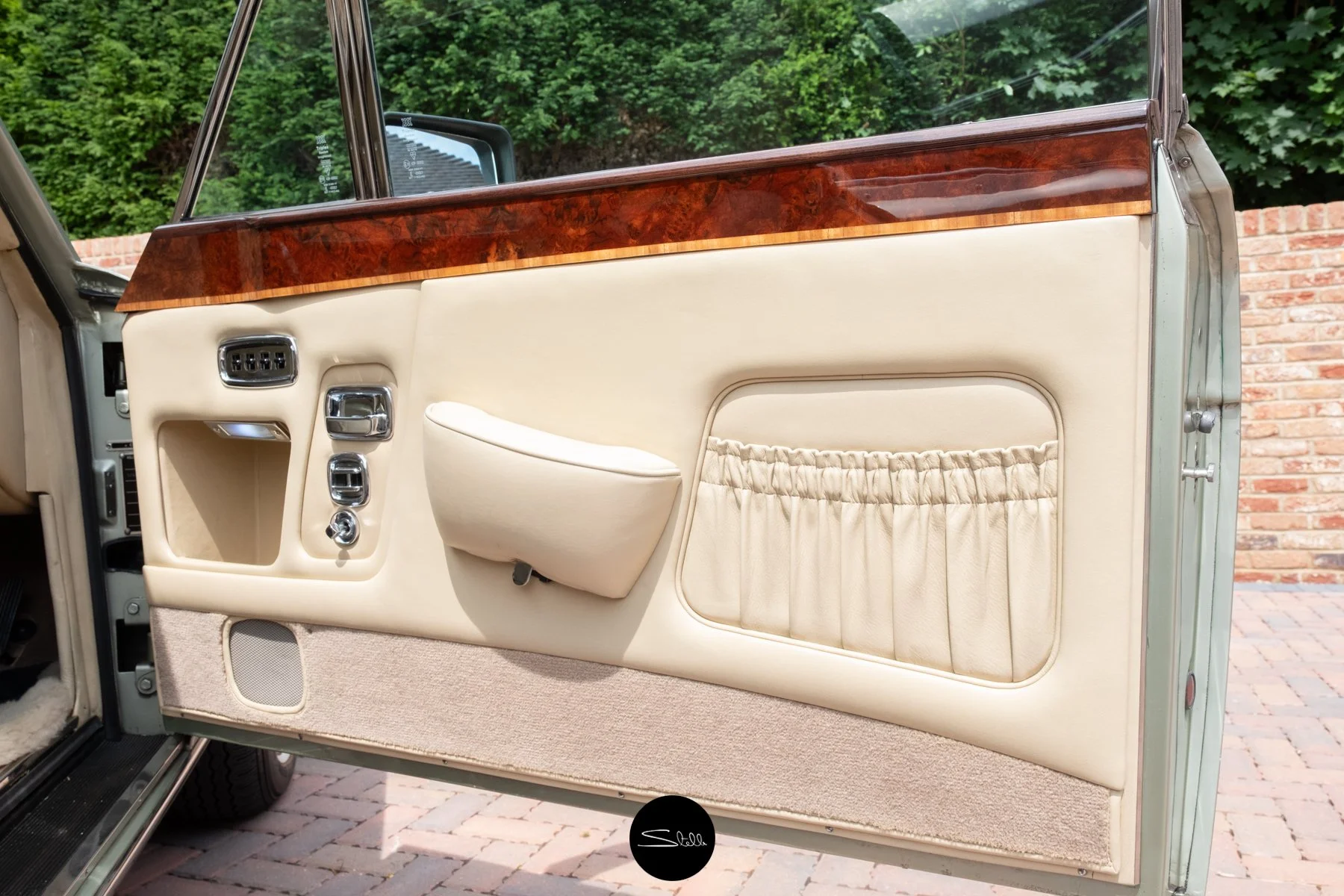 Rolls Royce Corniche021.jpg