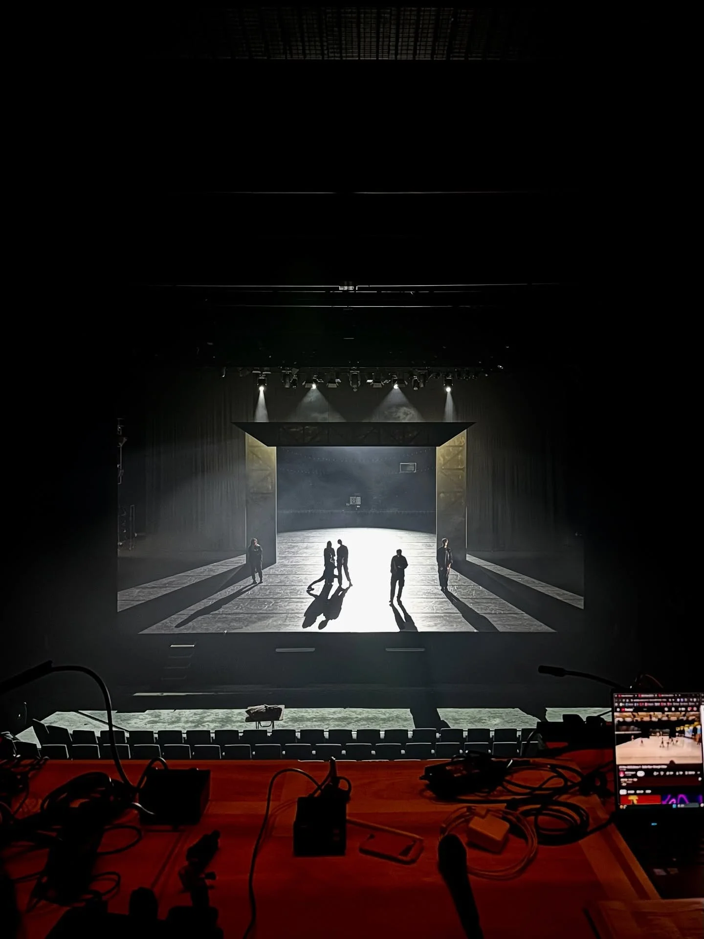 Counting down&hellip;
3 months nearly done 🇭🇰 Artist in Residence
Studio and stage with beautiful people for this new creation, and life in Hong Kong&hellip; part one. Beautiful time, thank you neon city&hellip; 🫶🏼