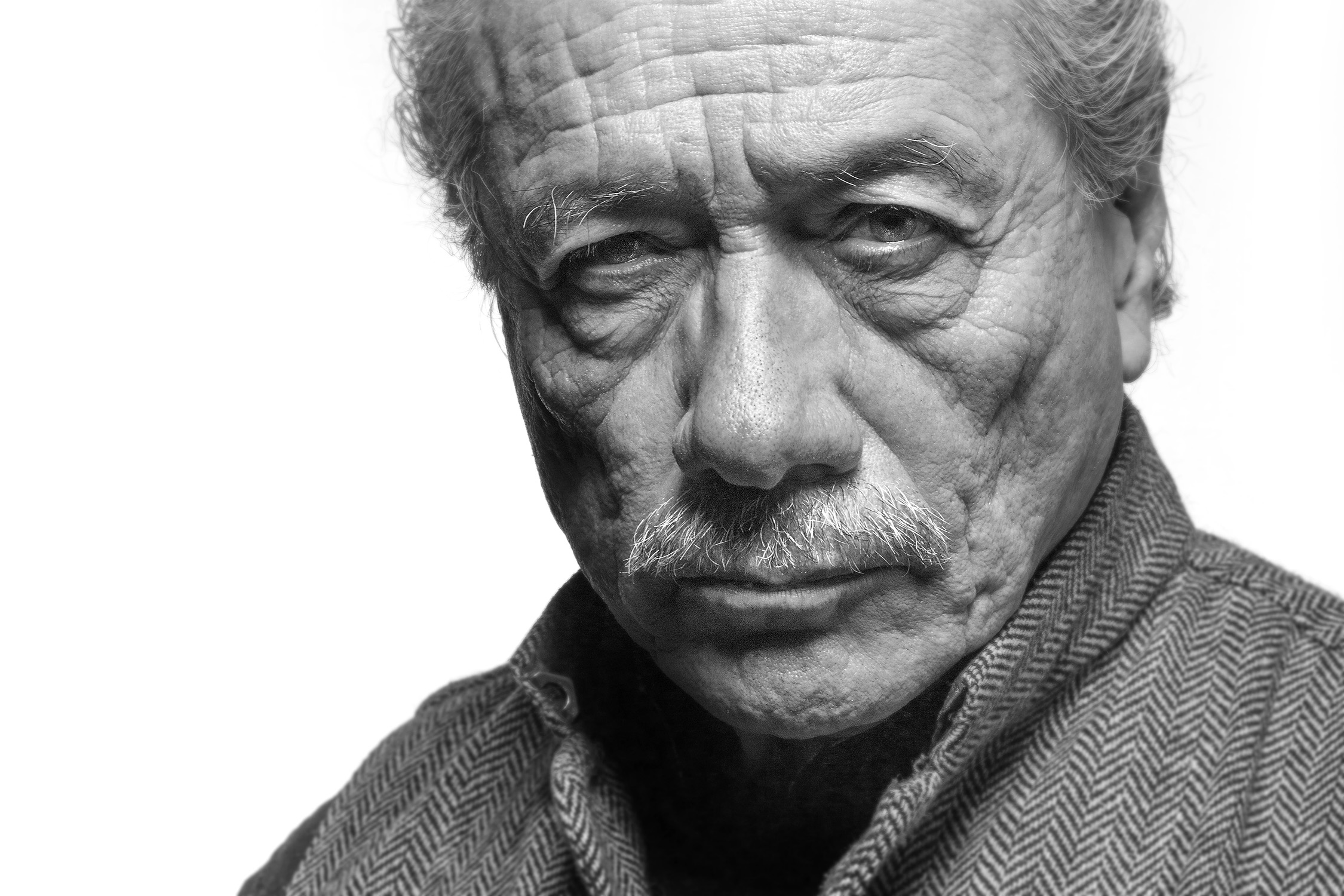 Edward James Olmos