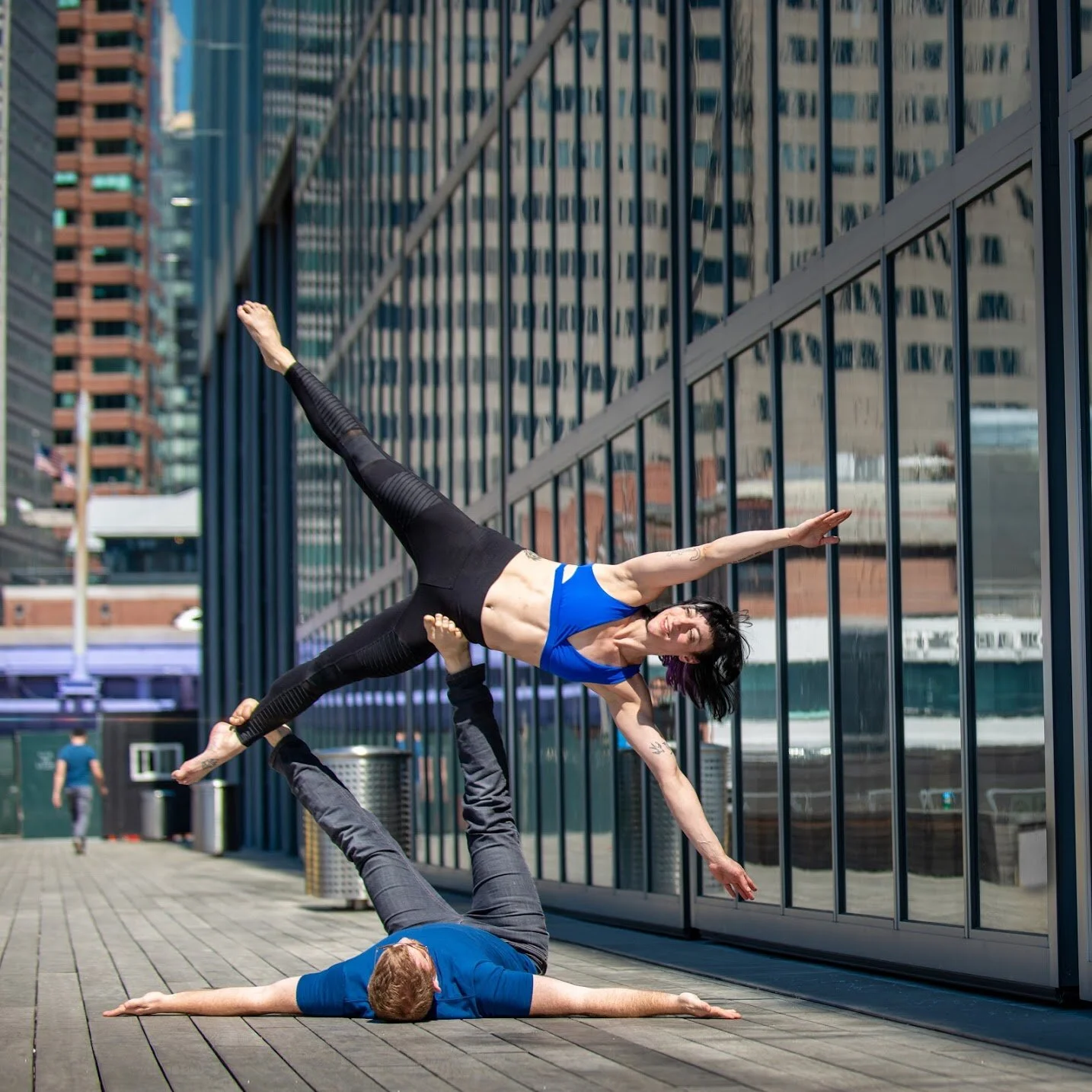 Emily’s movement practice combines yoga, dance, partner acrobatics, flexibility training, and handstands with her knowledge of physiology and body mechanics.