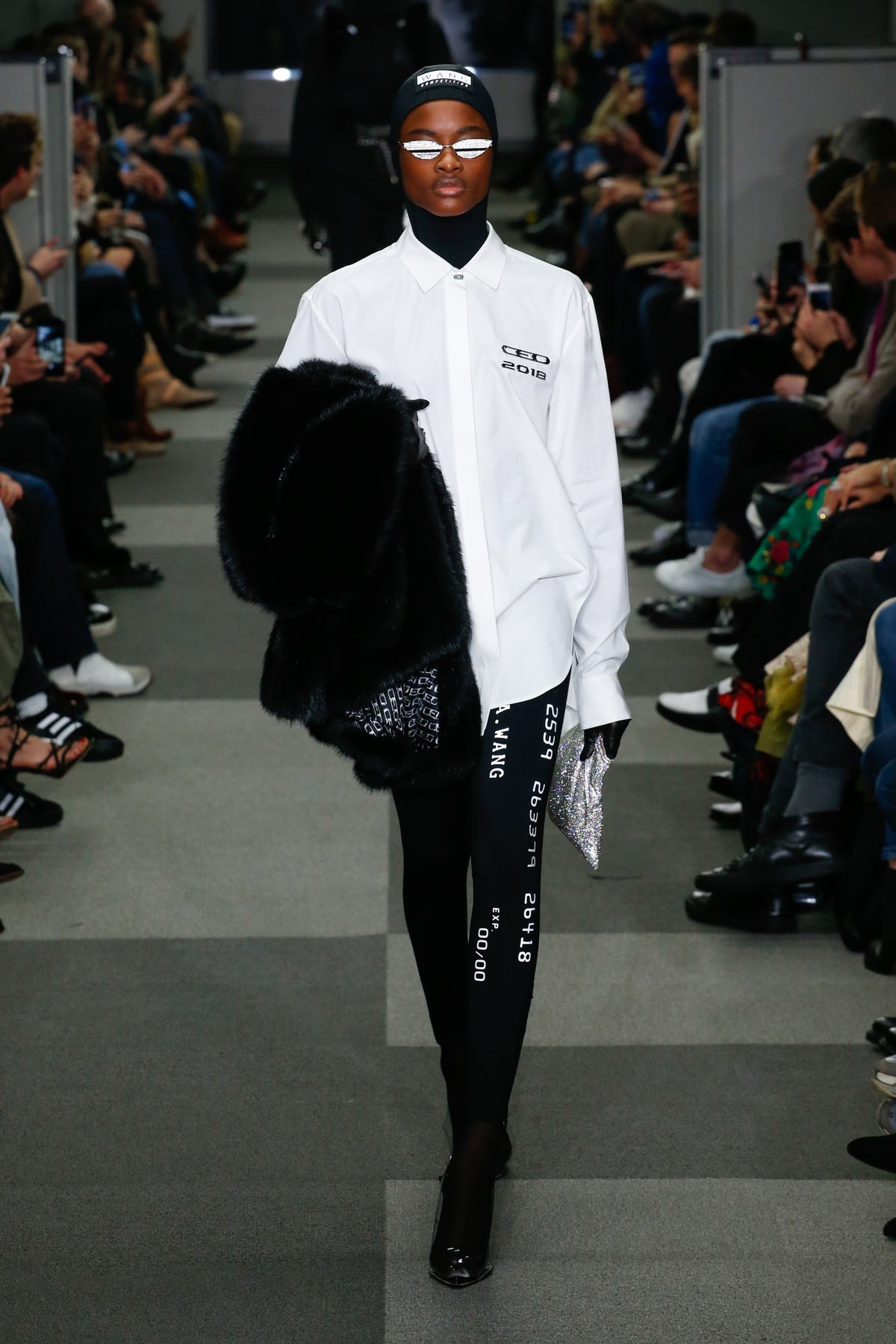 alexander_wang_look_24_ready_to_wear_autumn_2018.jpeg