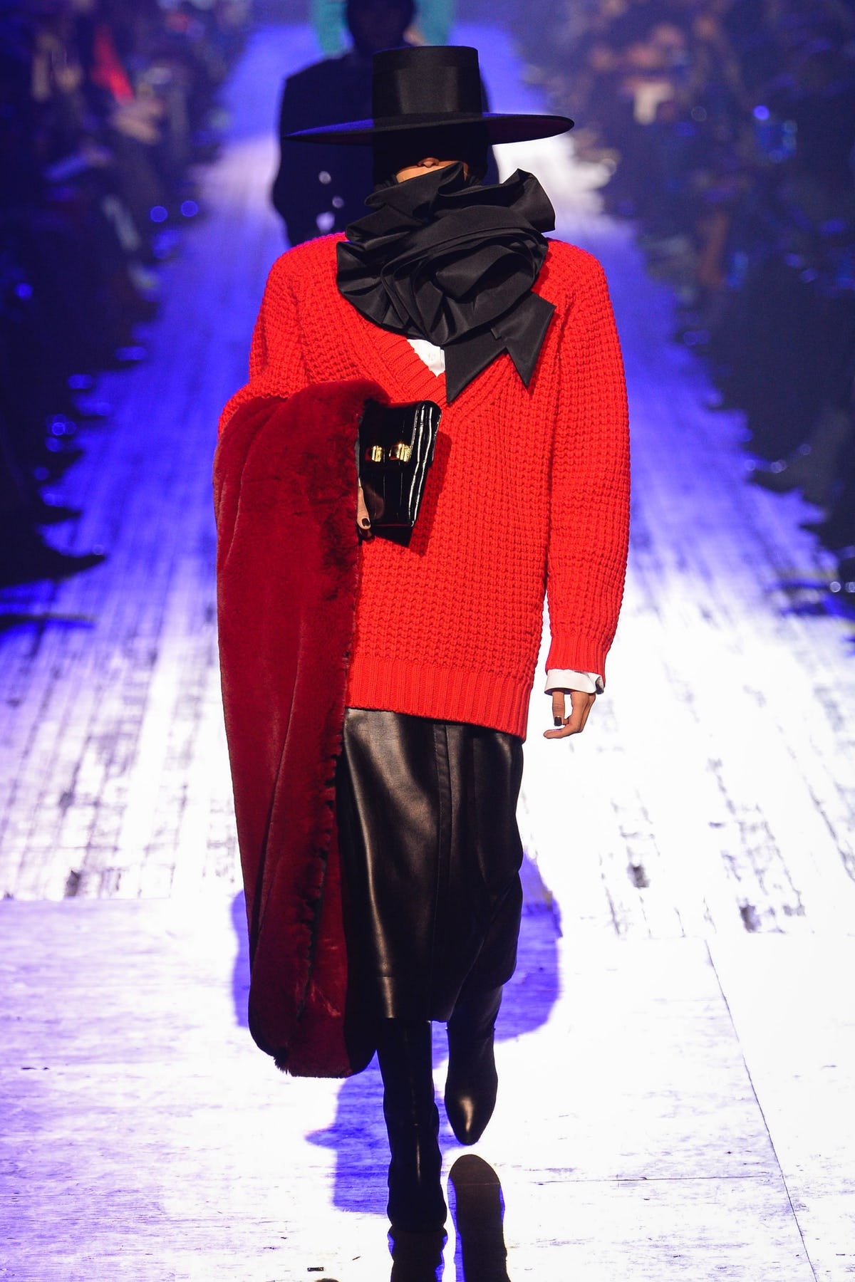 marc_jacobs_look_5_ready_to_wear_autumn_2018.jpeg