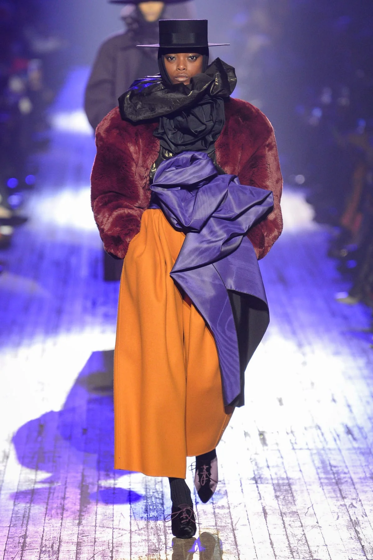 marc_jacobs_look_16_ready_to_wear_autumn_2018.jpeg