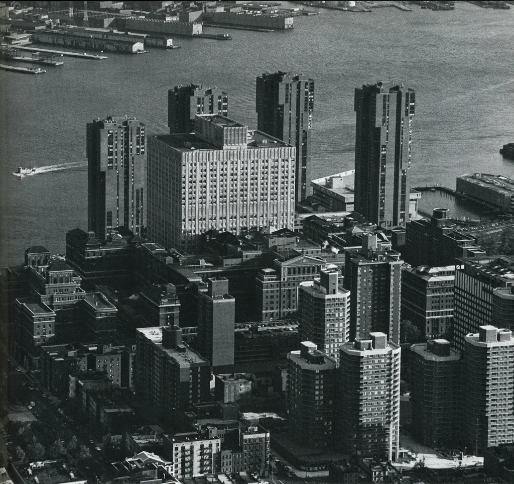Bellevue in front of Waterside Plaza, circa 1975 (source unknown)