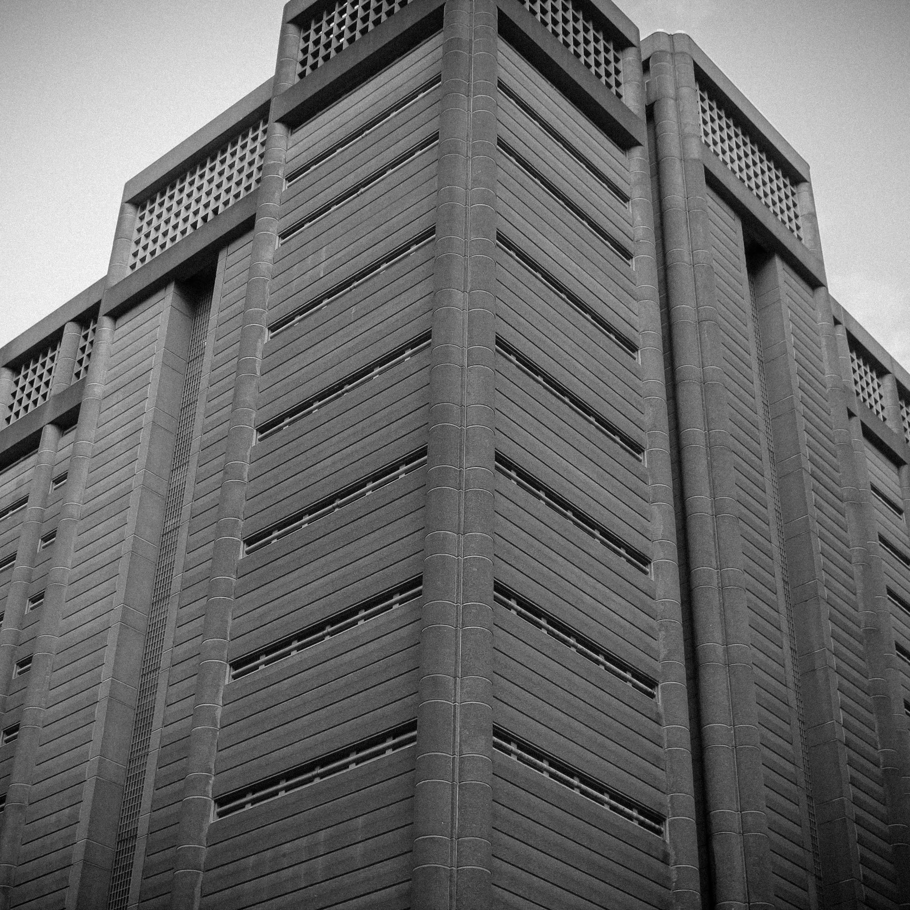 MANHATTAN DETENTION COMPLEX