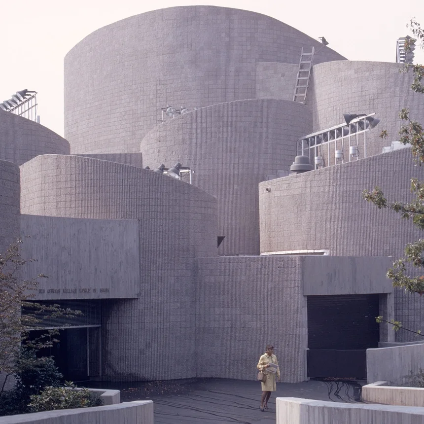 LILA ACHESON WALLACE WORLD OF BIRDS AT THE BRONX ZOO