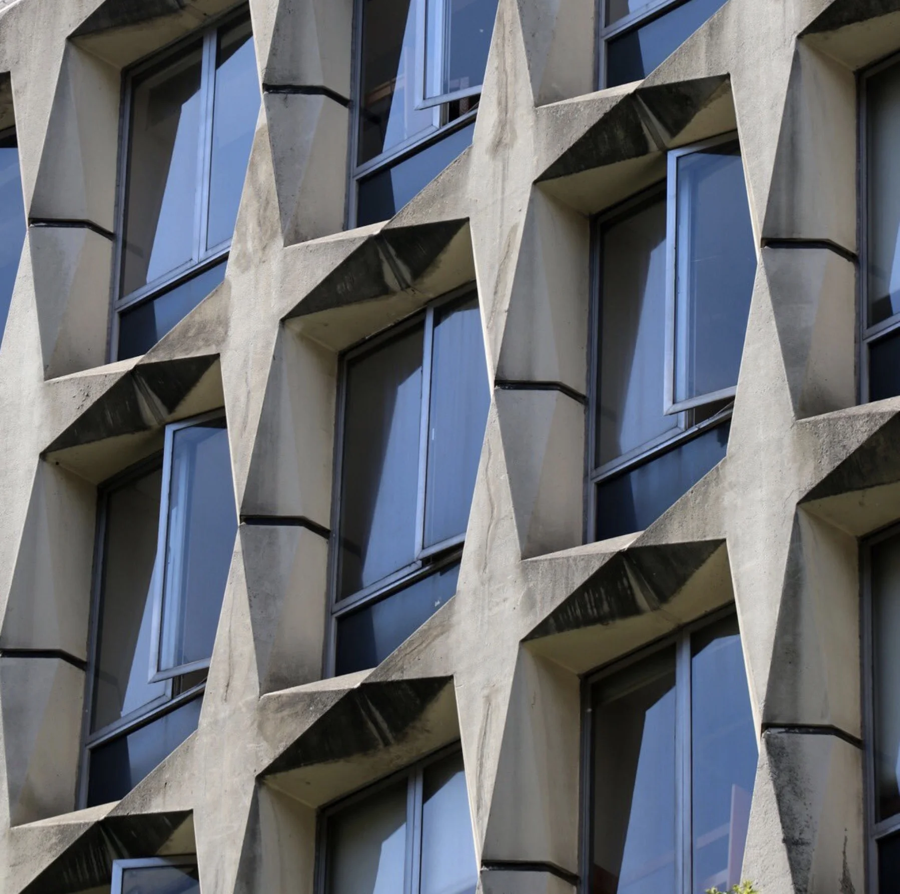 FASHION INSTITUTE OF TECHNOLOGY