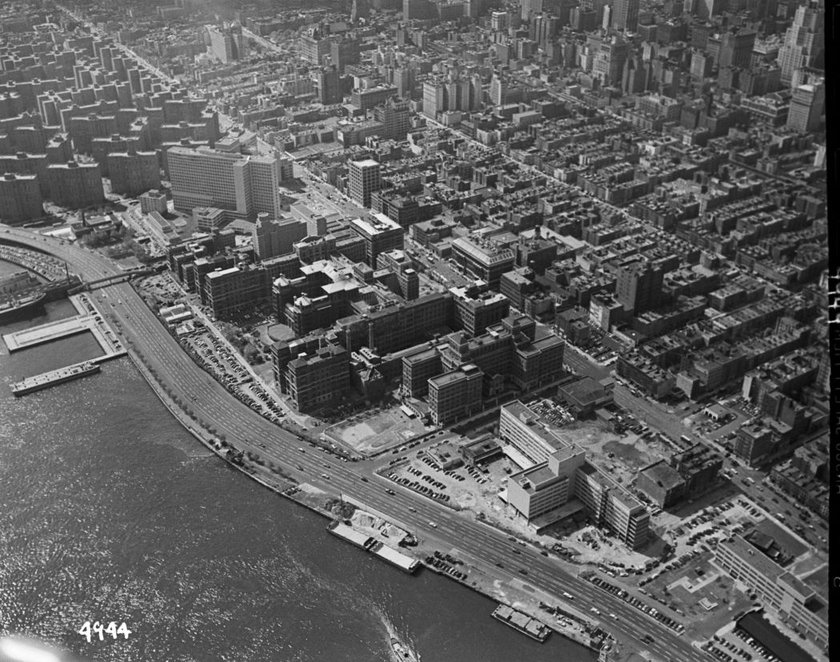  Aerial view of Bellevue Hospital and Kips Bay urban renwal area, September 1953. Courtesy NYC Municipal Archives. 