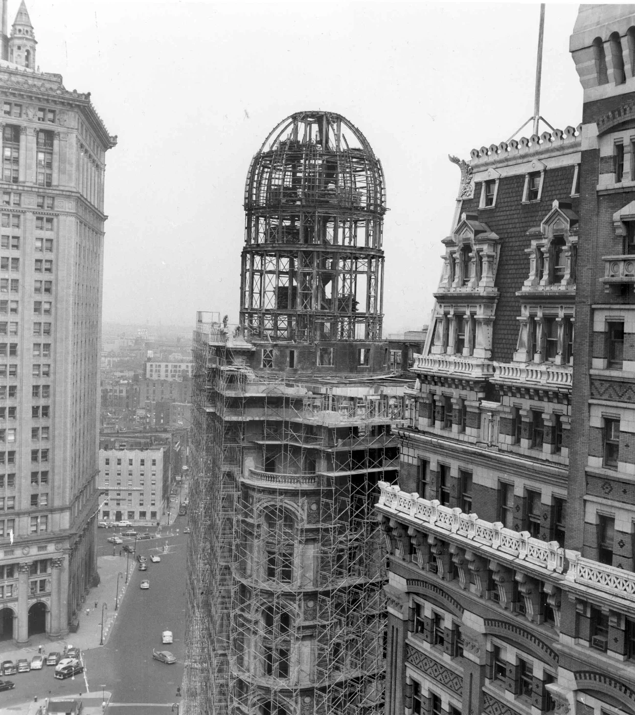 World Building demolition, 1955. Tribune Building on the right before demolition.
