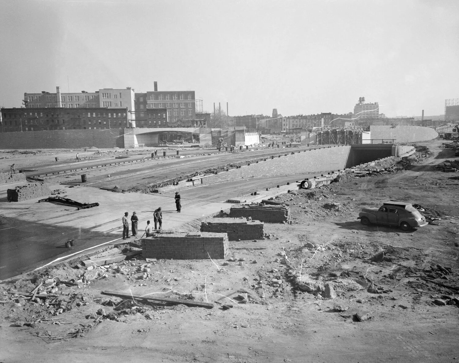 Construction on the tunnel in Red Hook Brooklyn. Municipal Archives.
