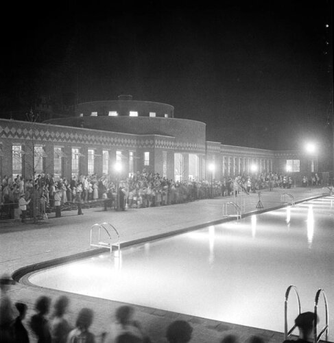 Sunset-Pool-opening-nite-nycgovparks.org-1936.jpg