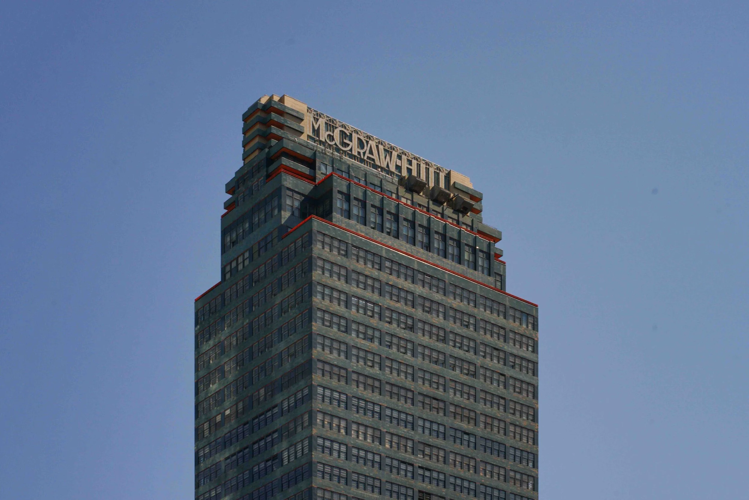 McGraw Hill Building - Functionalism and Modernity with a pinch of Art Deco