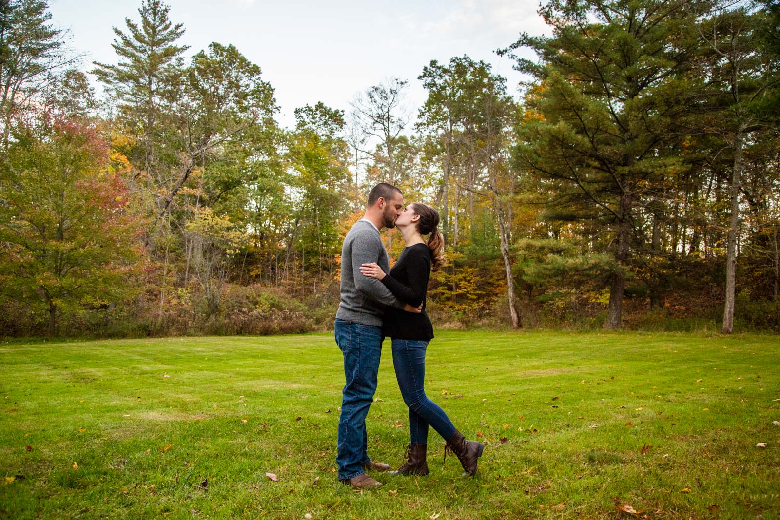 fall engagement photos townsend park
