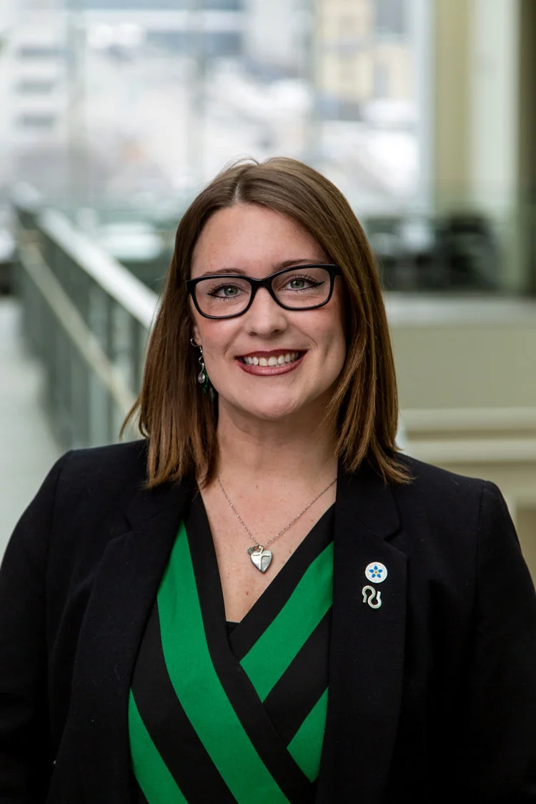 What Should You Wear for a Headshot Session? A Comprehensive Guide for Your Best Look