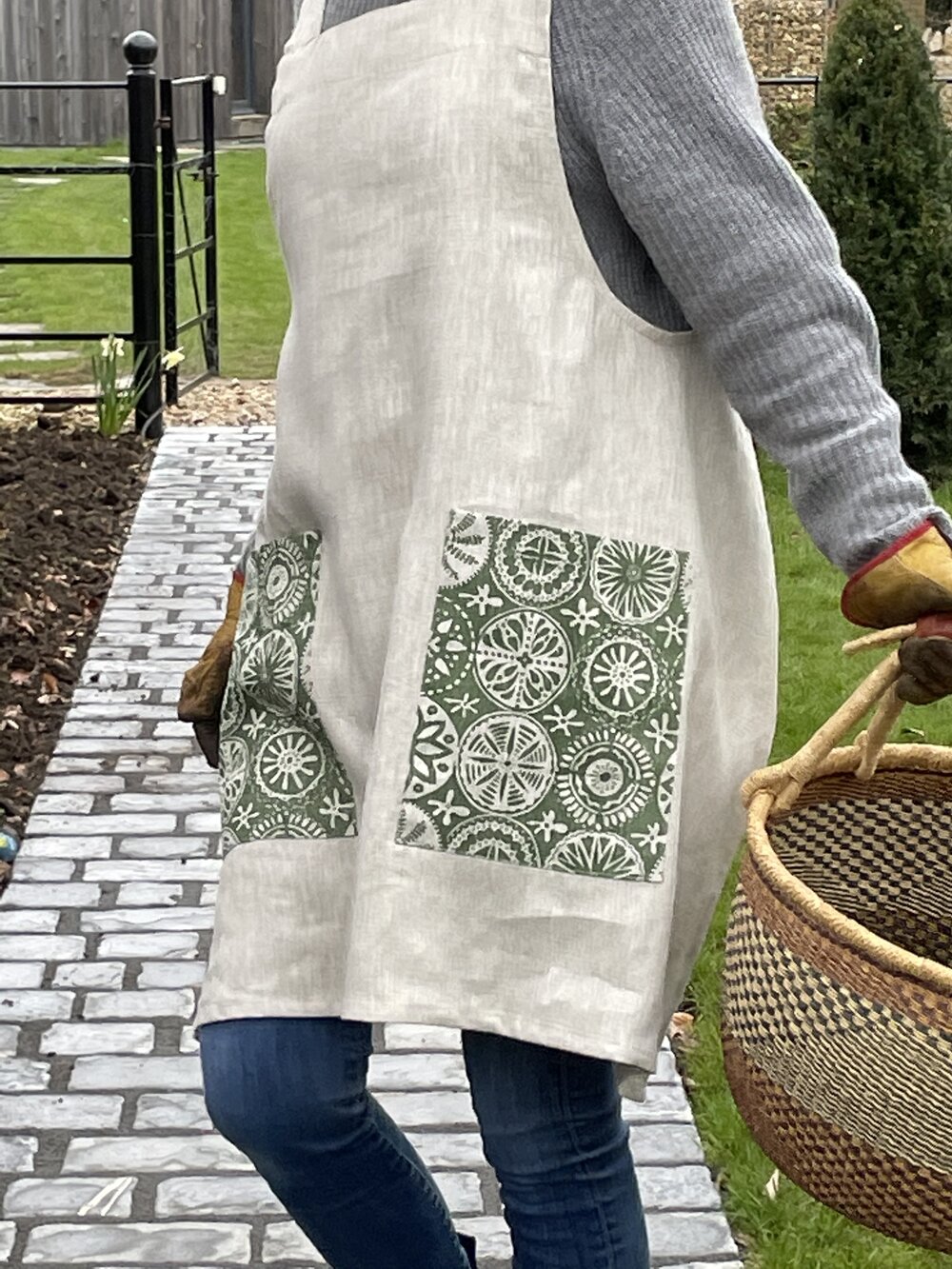 Cross-back apron pattern - DUST - CAMIMADE