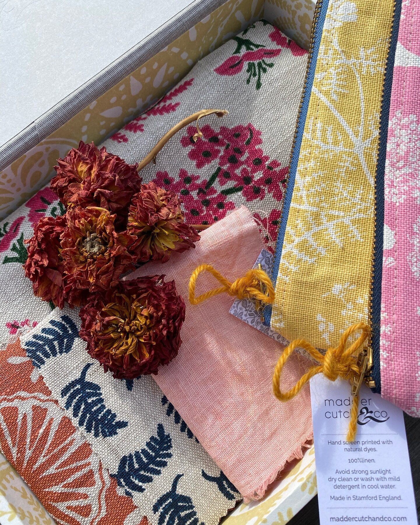 How vibrant are these natural dyes😍check out our up and coming workshops available to book on our website to create some fabulous designs like these! (Link in the story!) 🌸🌿 #naturaldyes #sustainableprinting #vibrantnaturaldyes #maddercutchandco