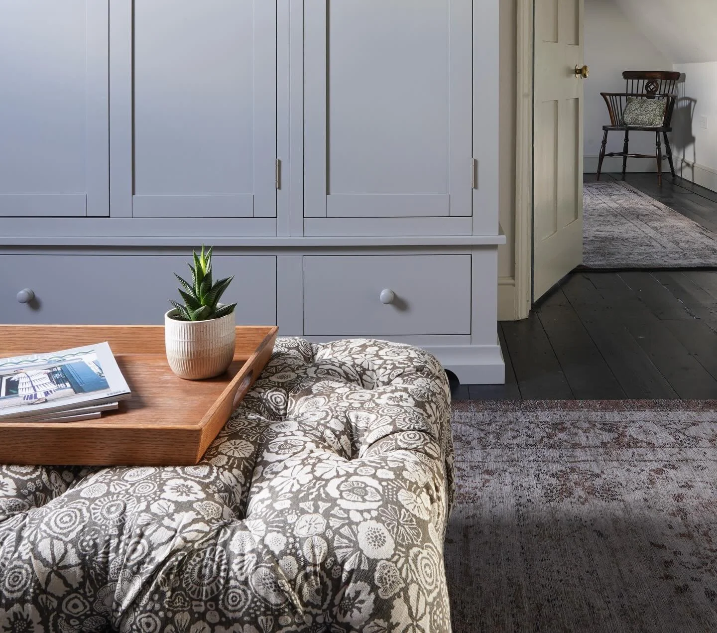 Painting the floor boards black and using big rugs to make it cosy felt like a dramatic move to get rid of wool carpet moths&hellip;. But I love the way it all looks and the style  fits perfectly in this Edwardian houses attic rooms.

@lucyglenphotog