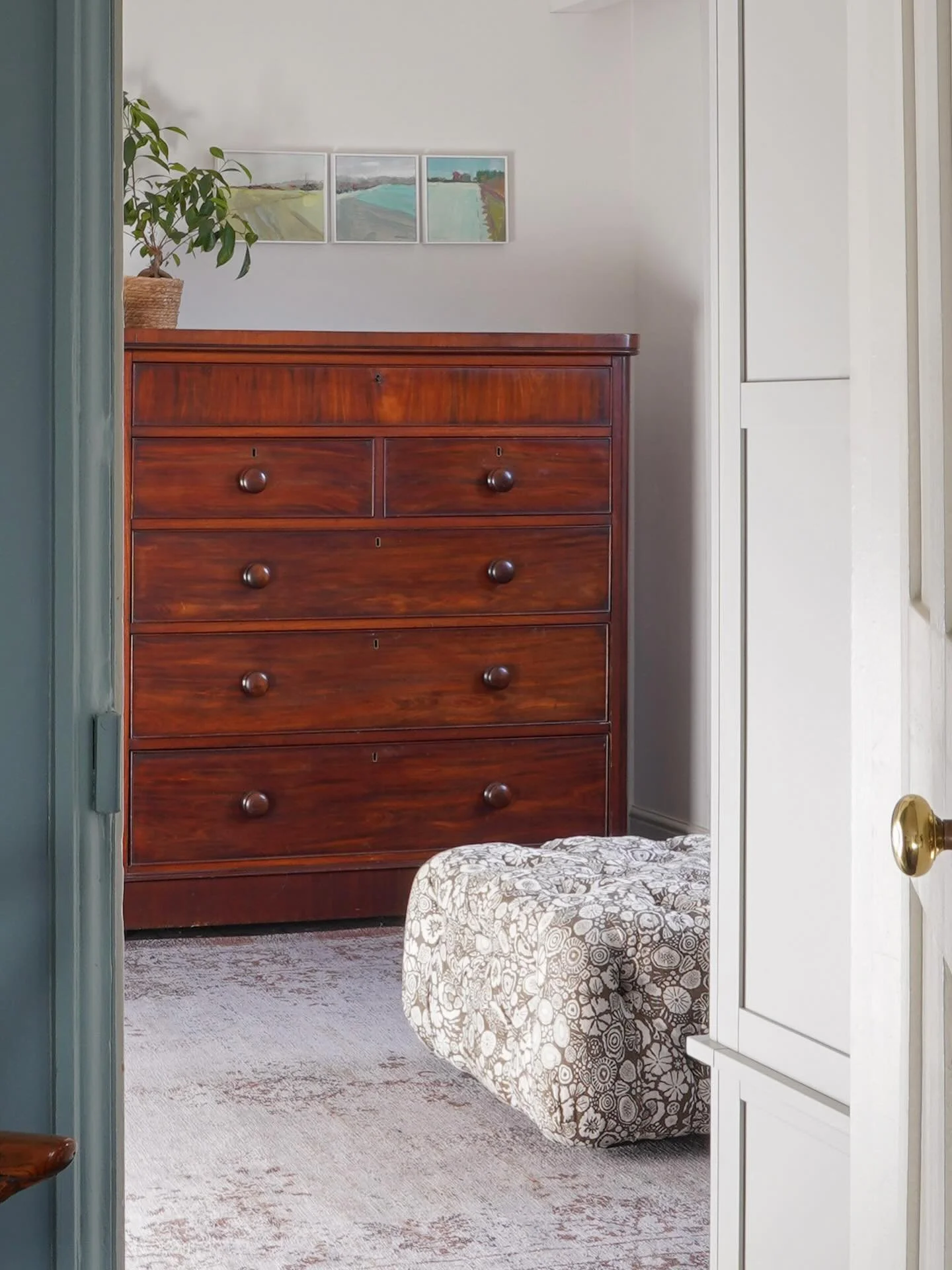 Happy New Year to all our followers and friends, We hope everyone had a good festive break. 

Inside work is the way forward at the moment, and I am certainly enjoying  catching up on the tidying up. Website changes and new workshop  dates are all on