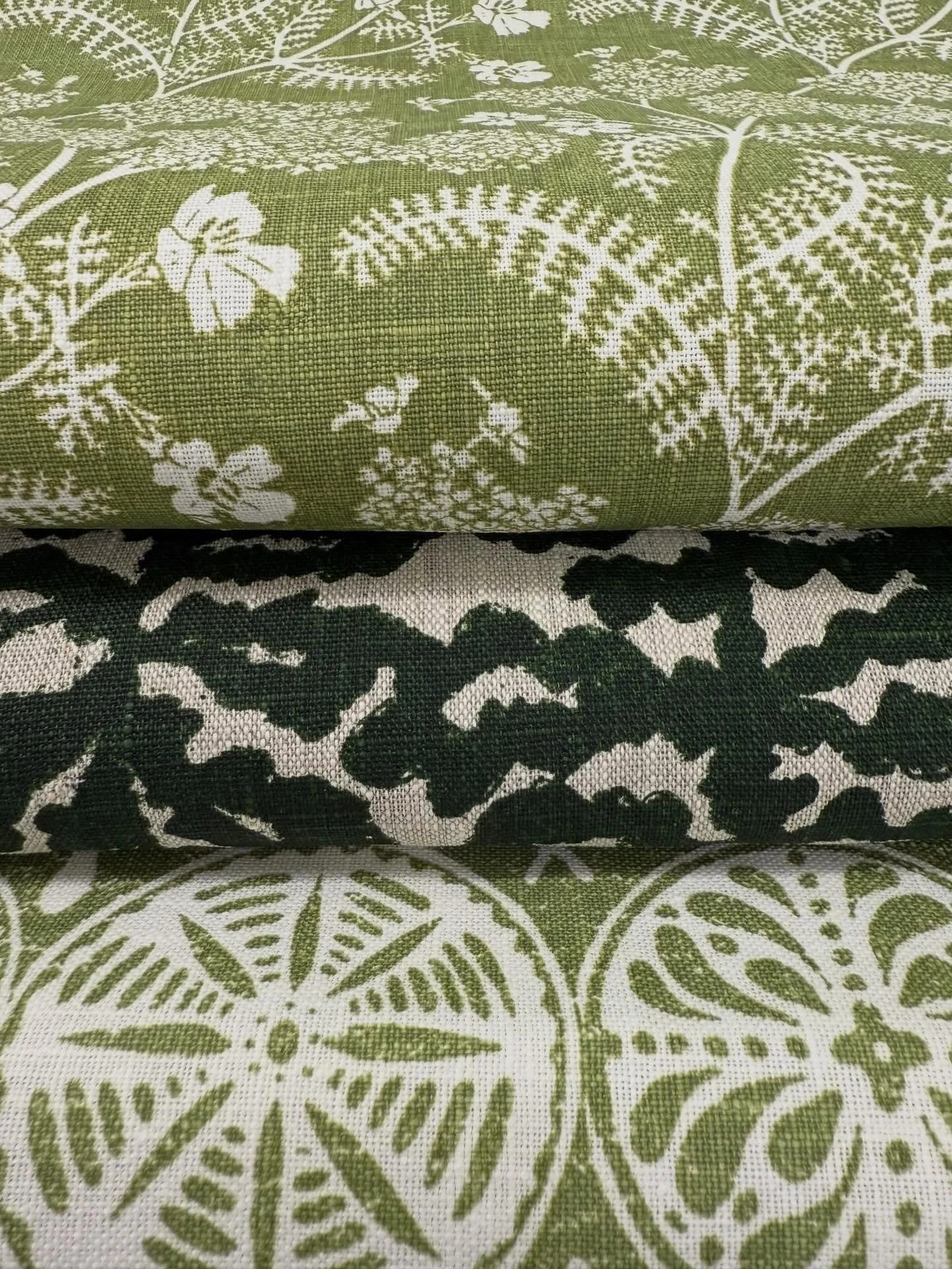 It&rsquo;s a green day today&hellip;. What I mean is I have been in the garden most of the day trying to fill the green bins so they go out full&hellip;
But I am also thinking about some new green colours to add to our palette.

#handscreenprinting #