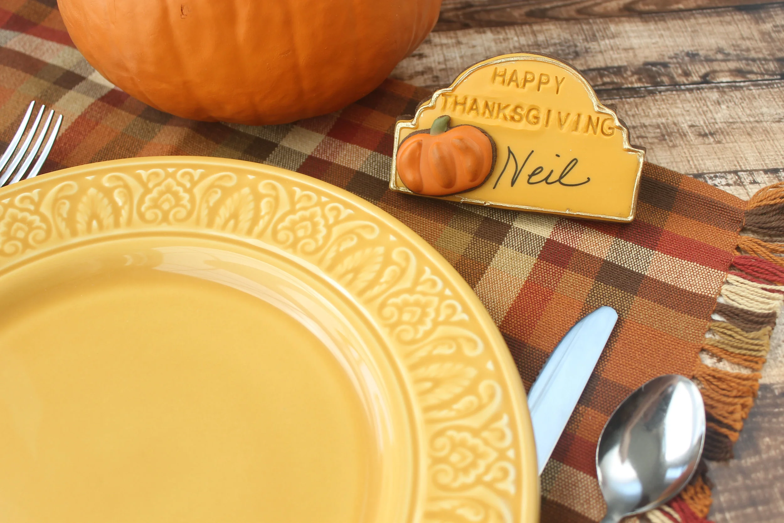 Thanksgiving Dinner Place Card Decorated Cookies (Tutorial)