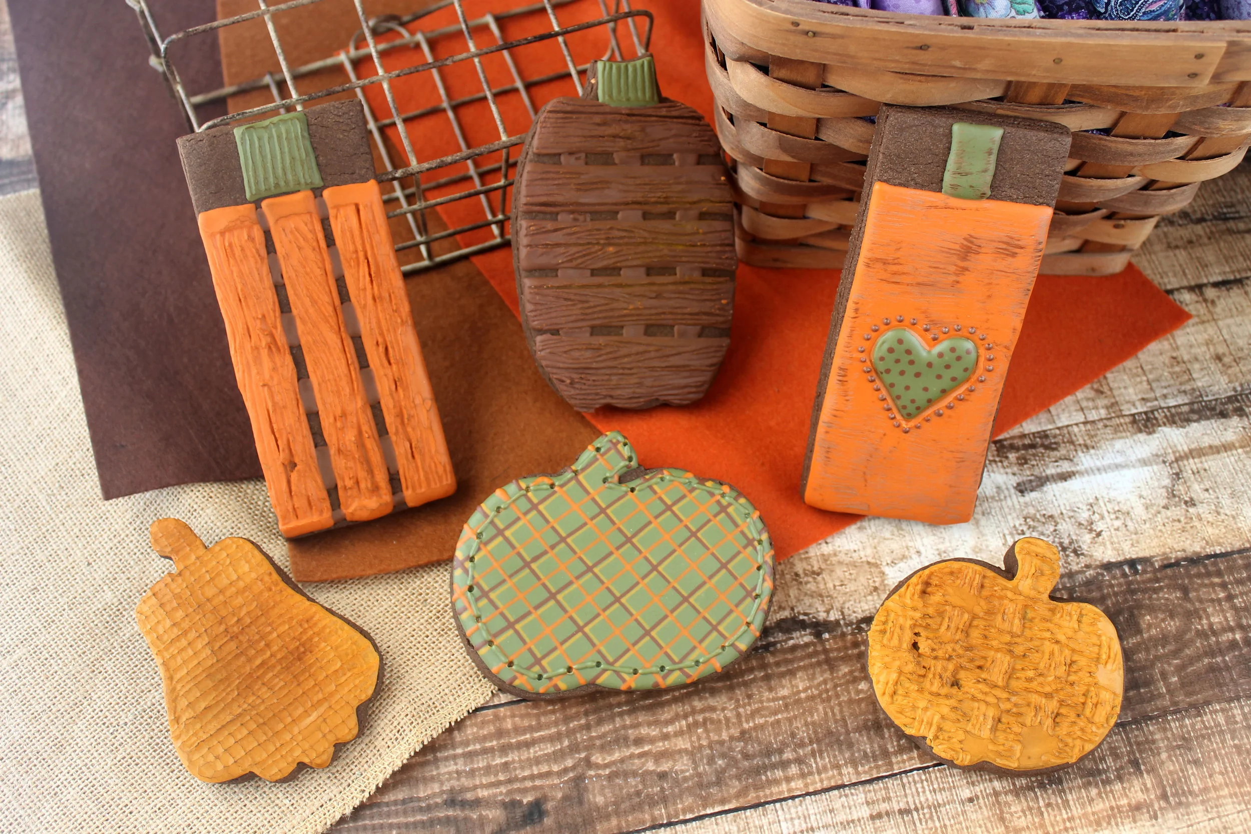 Rustic Thanksgiving Pumpkin Decorated Cookies