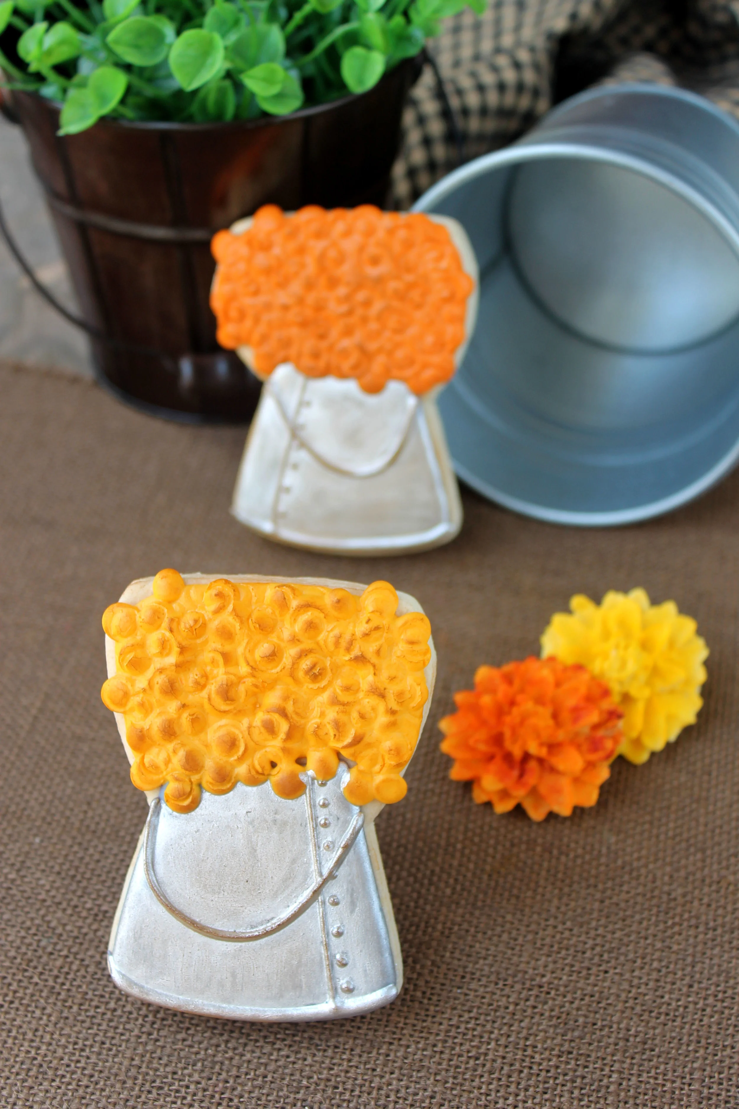 Metal Bucket of Mums Decorated Cookie (Tutorial)