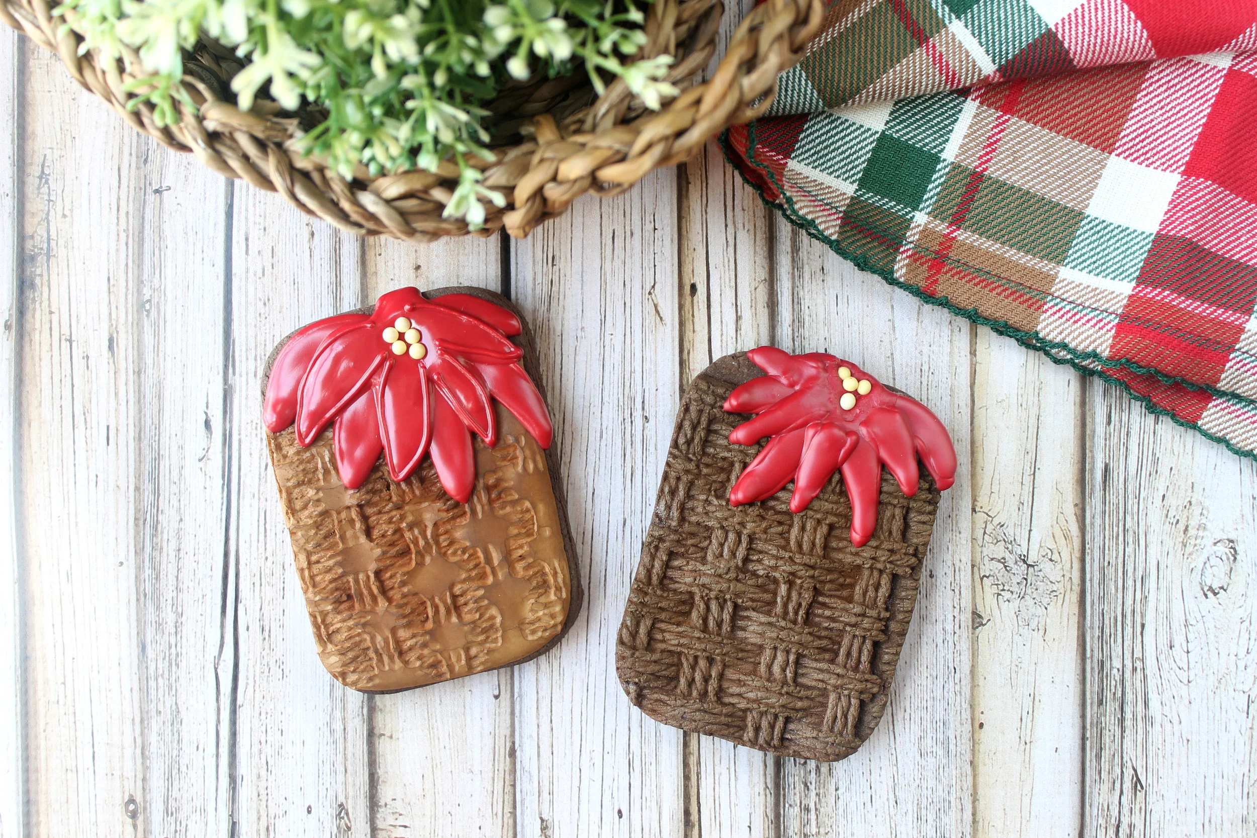 Poinsettia Basket Decorated Cookie (Tutorial)