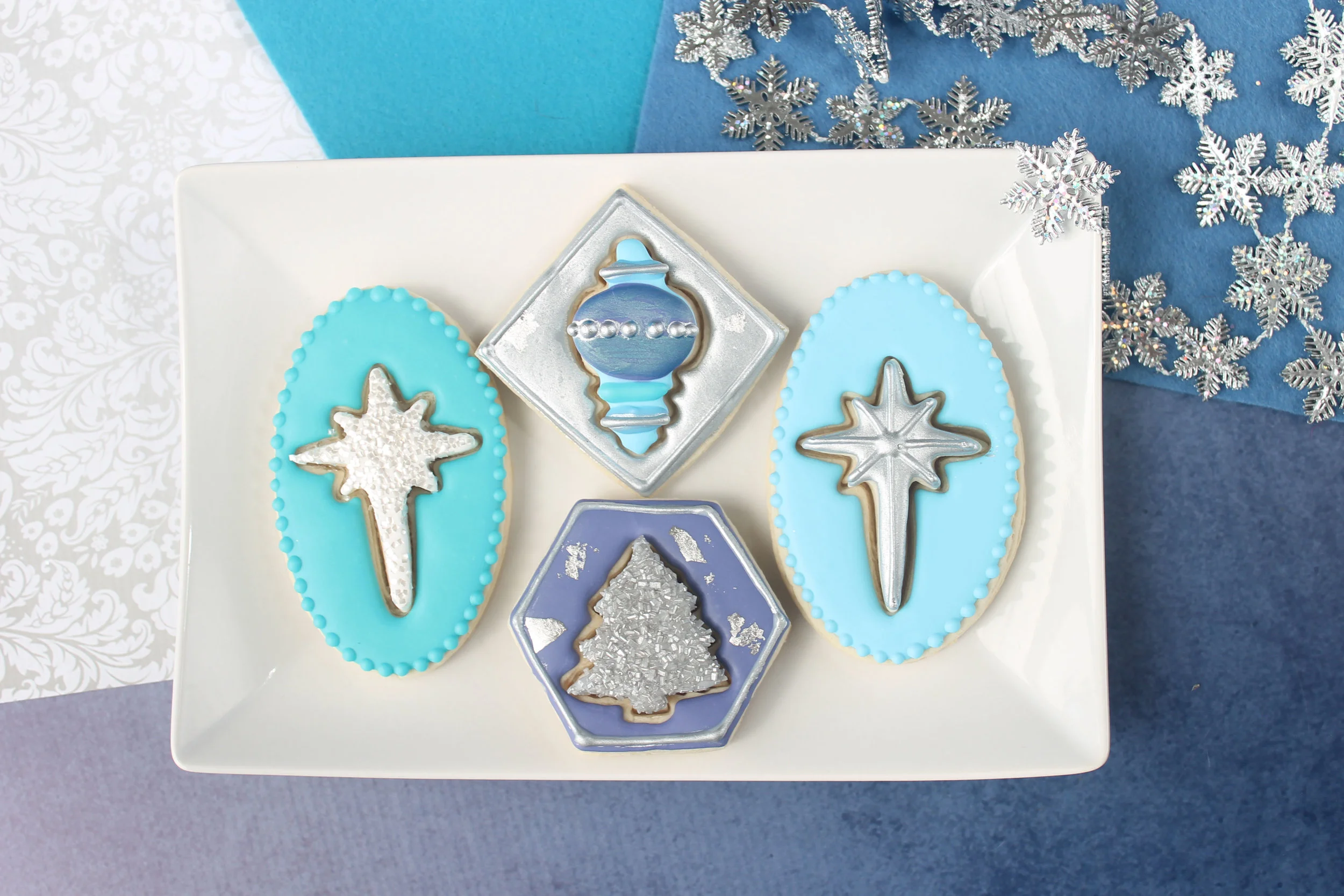 Framed 3D Christmas Shape Decorated Cookies (Tutorial)
