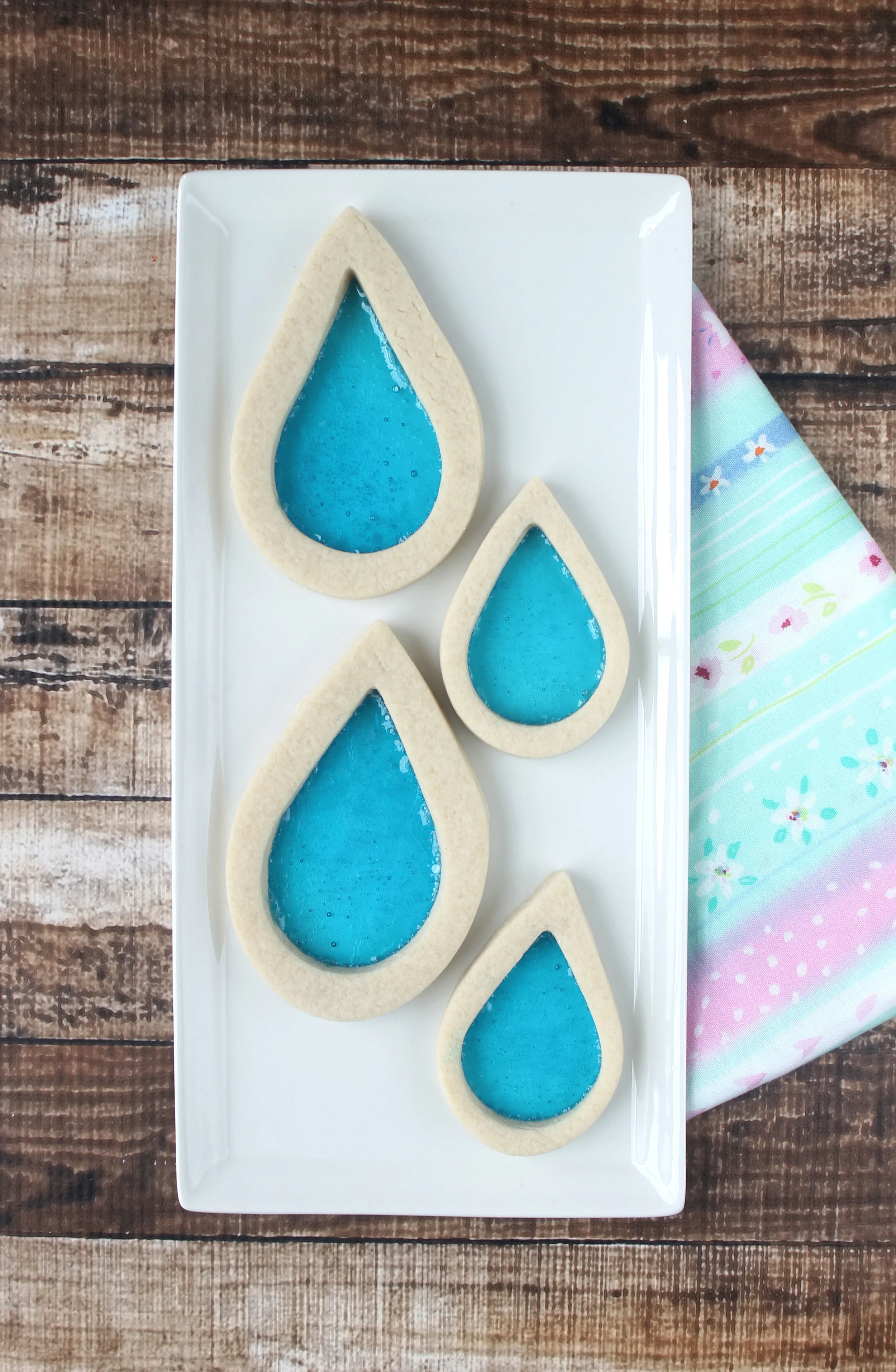 Stained Glass Raindrop Decorated Cookie (Tutorial)