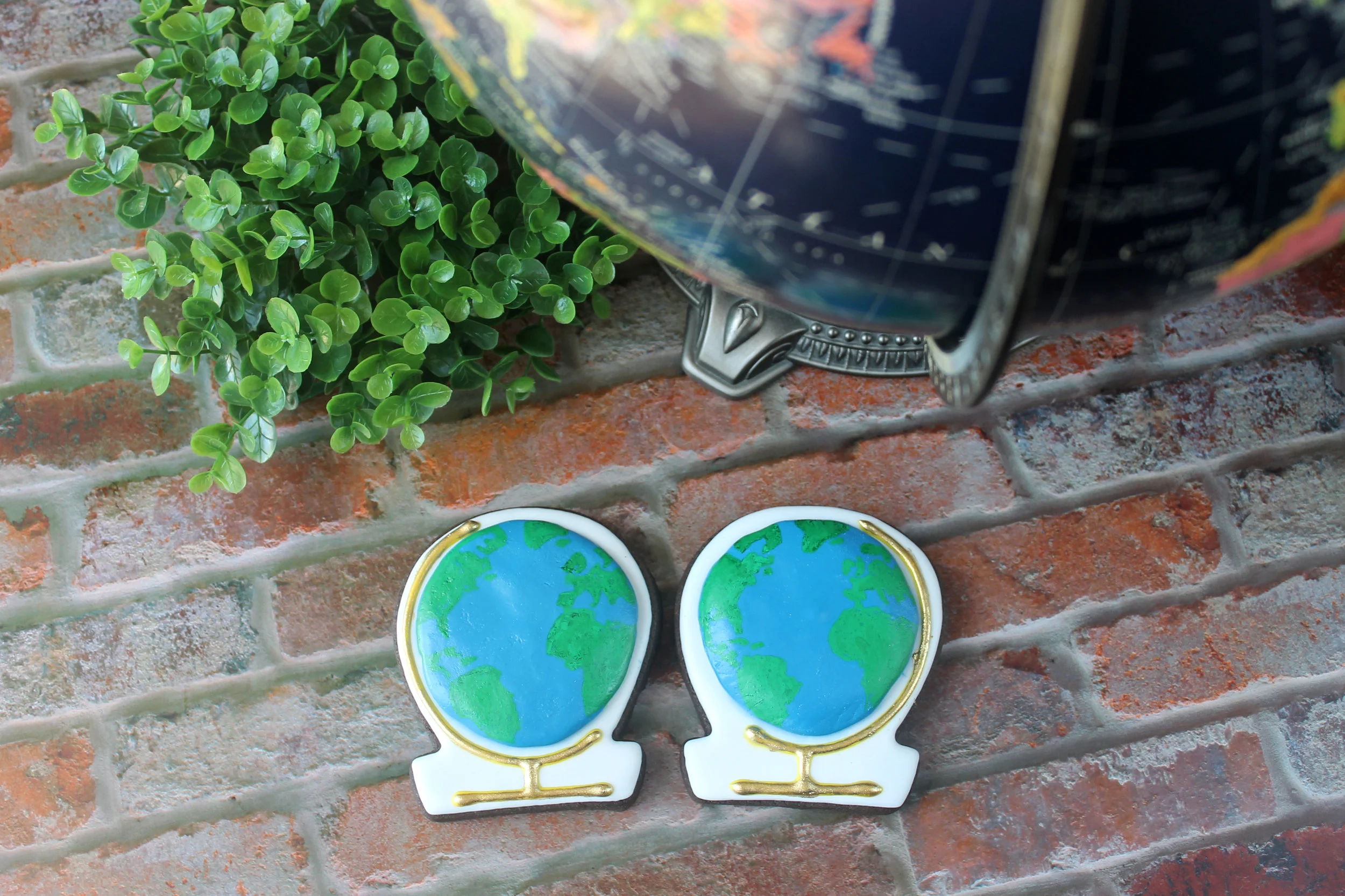 World Globe Decorated Cookies (Tutorial)