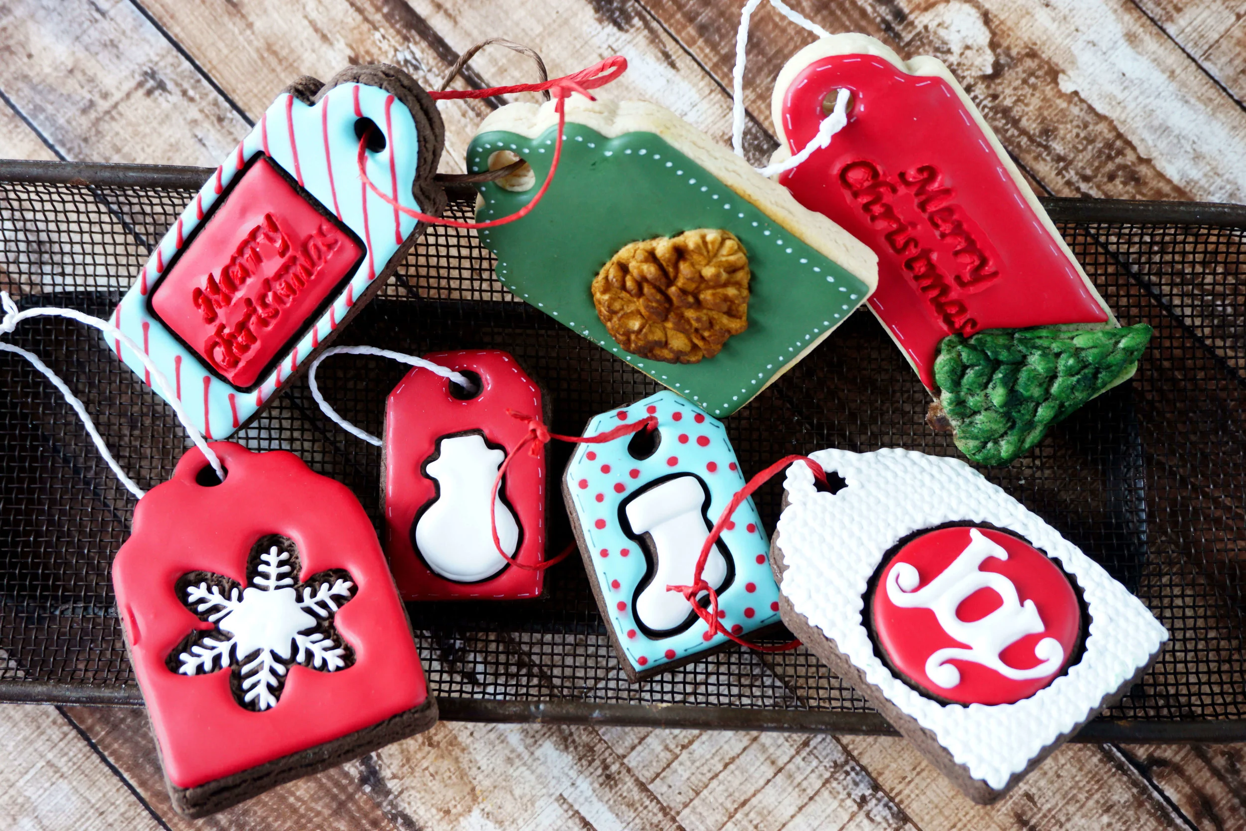 Christmas Gift Tag Decorated Cookies (Tutorial)