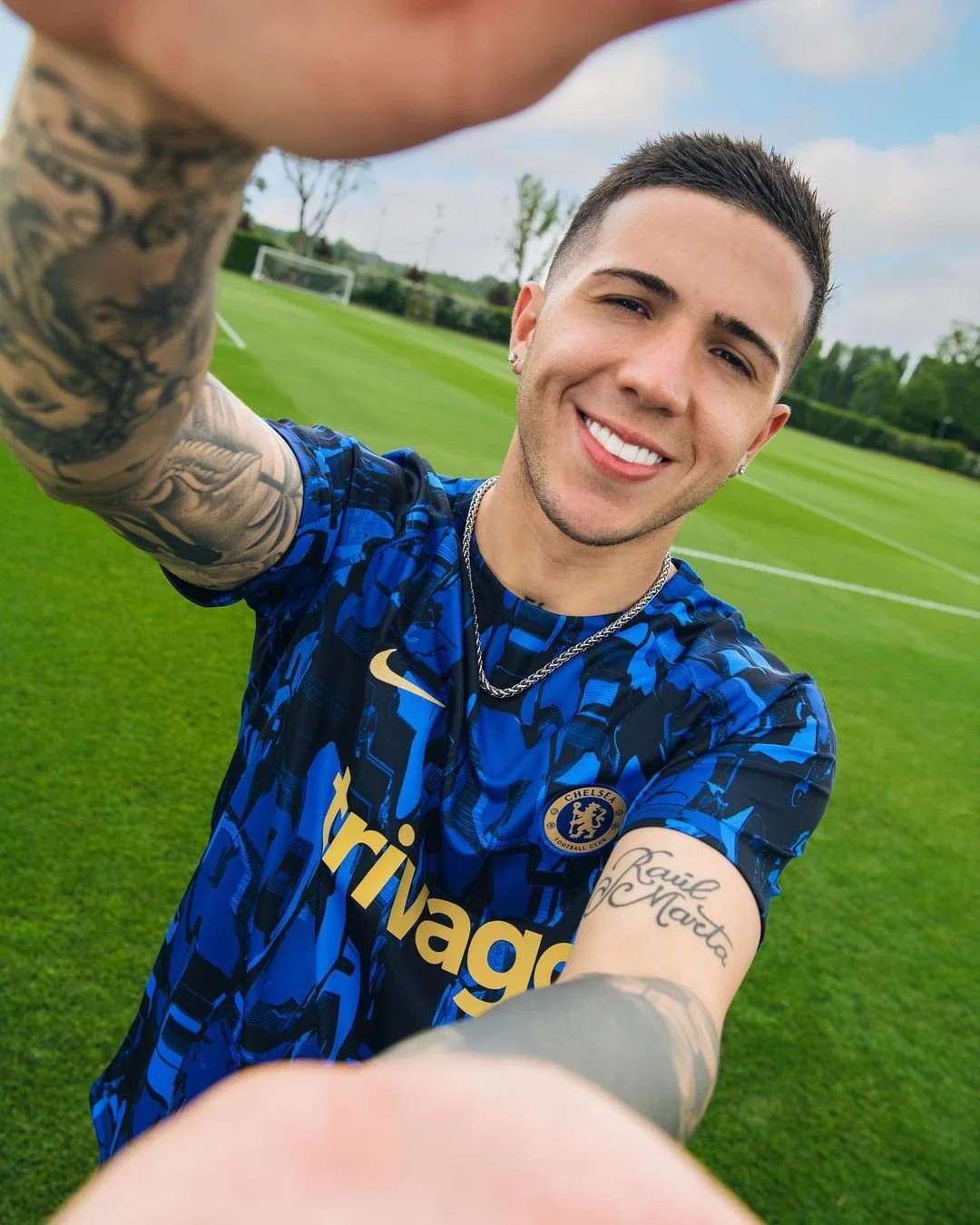 chelseas trivago enzo.jpeg