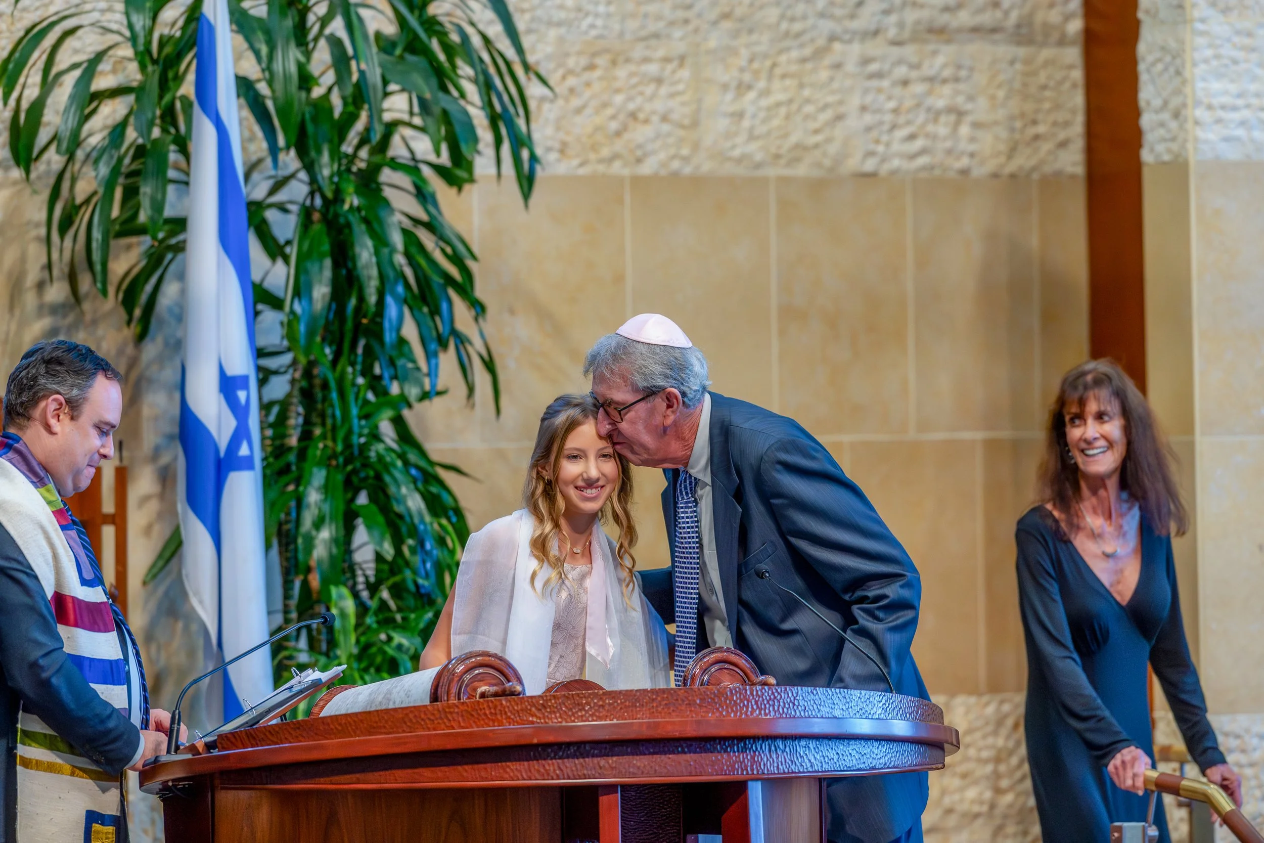 EMMA'S  BAT MITZVAH  CEREMONY0522.jpg