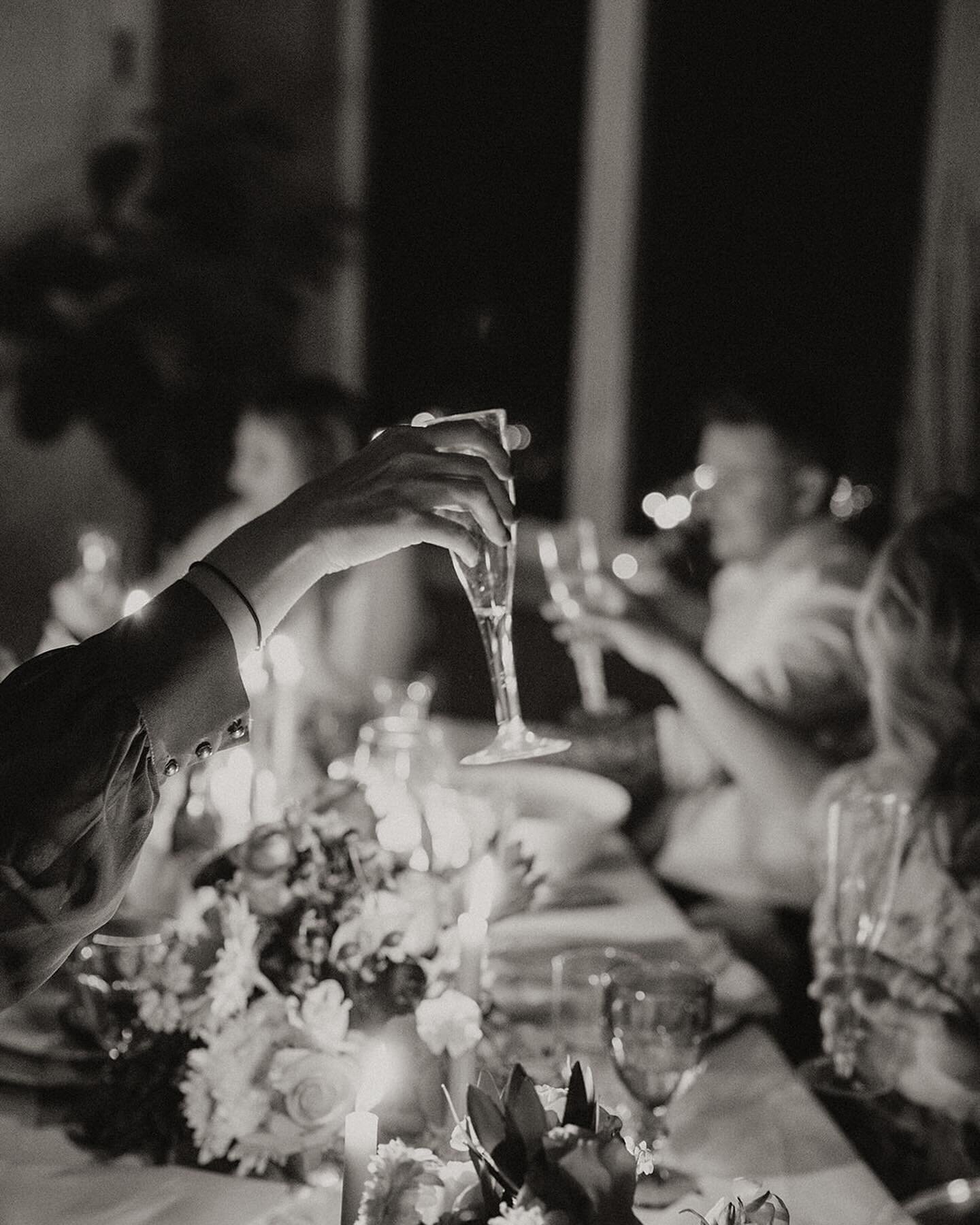 Kendall &amp; Nate flew to Colorado Springs with their families to elope at Garden of the Gods and have a sweet, intimate dinner at their VRBO! 🫶🏼

Kendall&rsquo;s mom also made all these floral arrangement (amazing!!) and the families banded toget