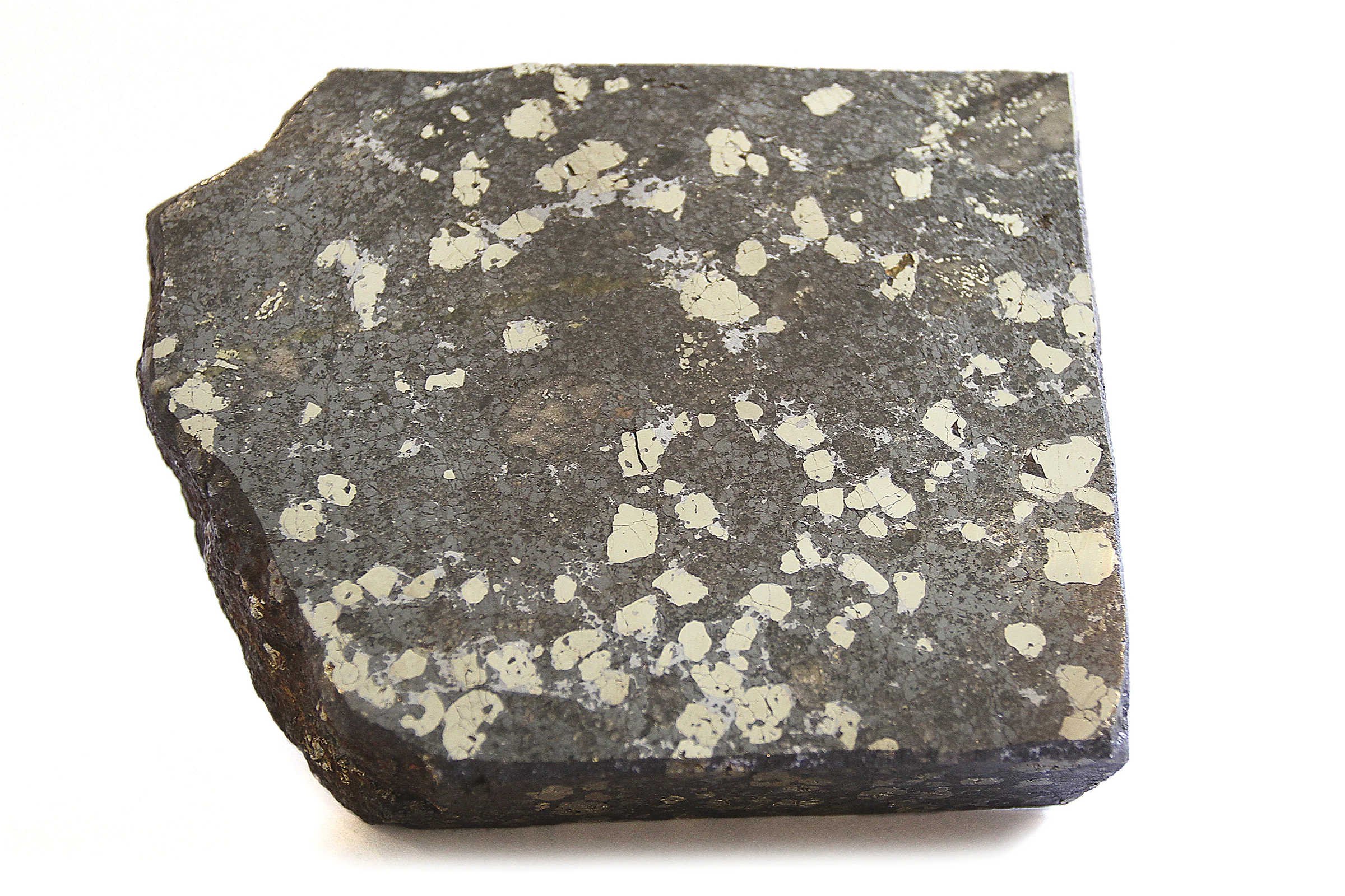 Marce sample: Zn: 26.7%, Ag: 420 g/t, Au: 3.51 g/t, Pb: 6.3%