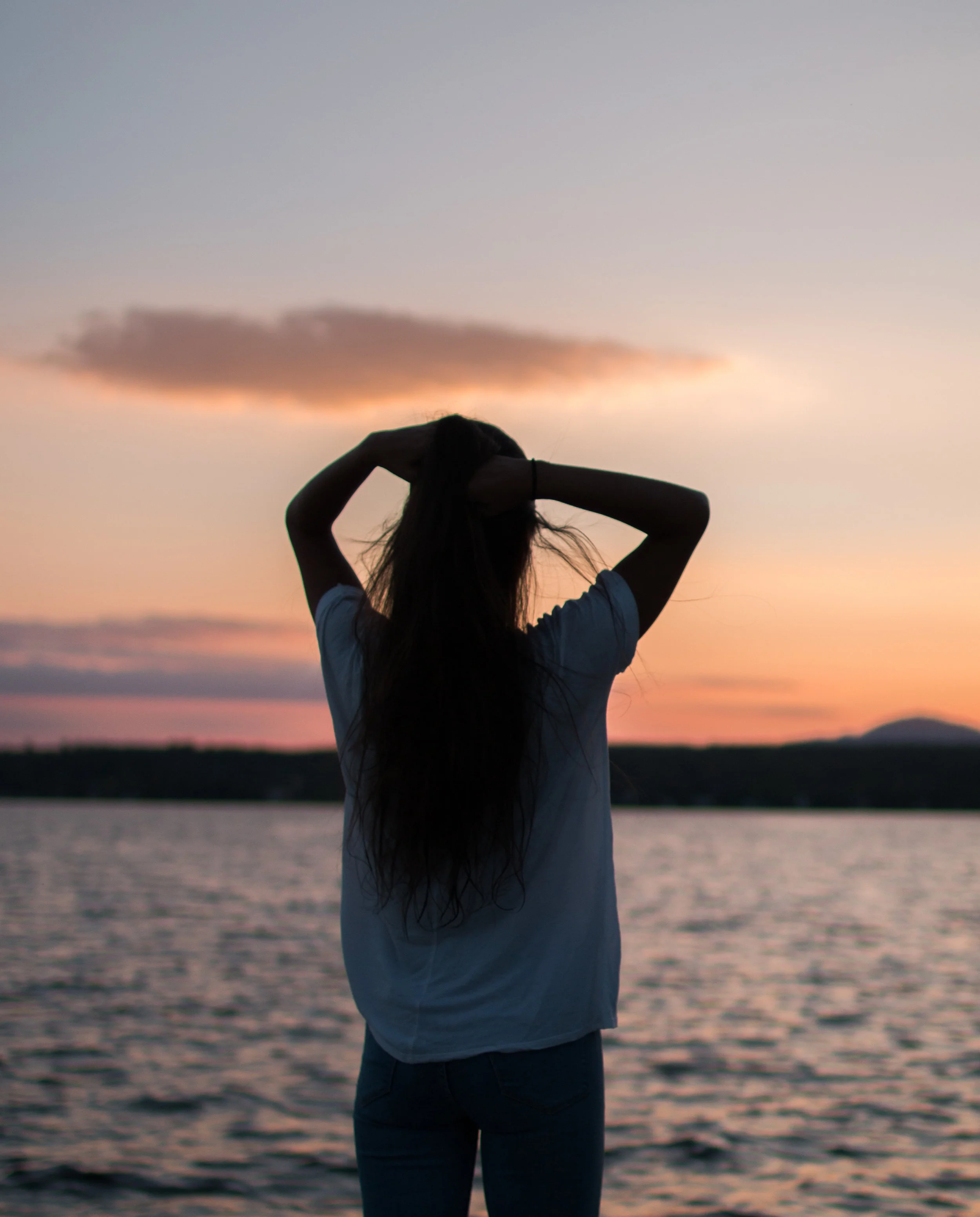 3 neck stretches to help you ease into the week. ☀️