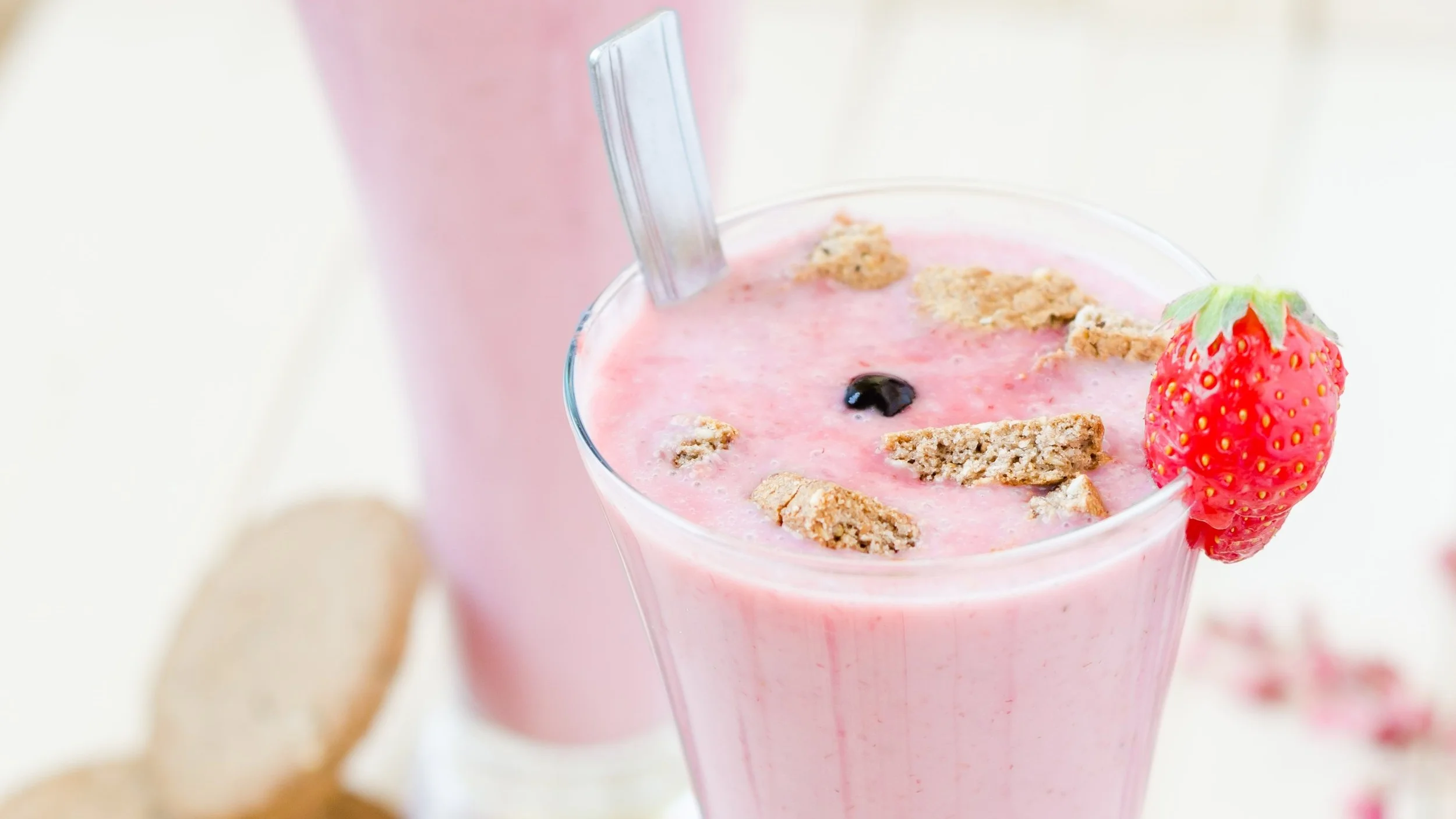 berries-beverage-close-up-2045362.jpg