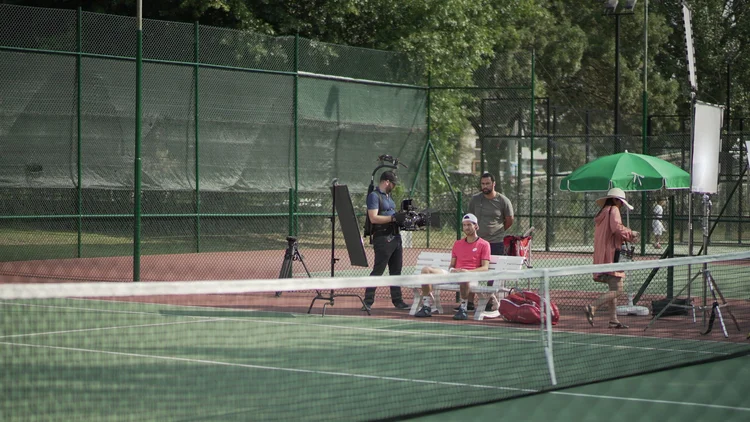 BTS — making of, operador com steadicam em interior