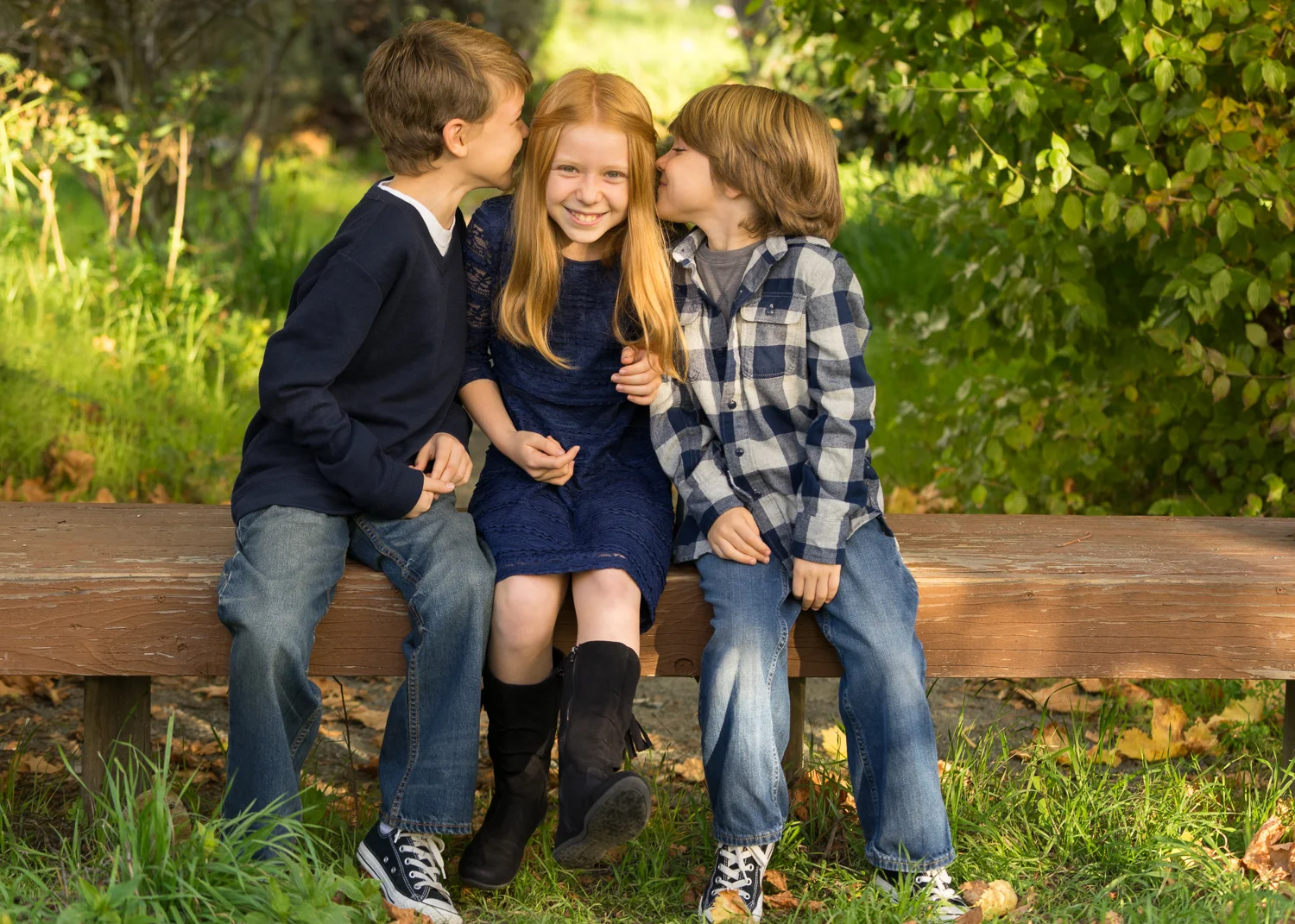 3 children telling secrets-Danville lifestyle photographer
